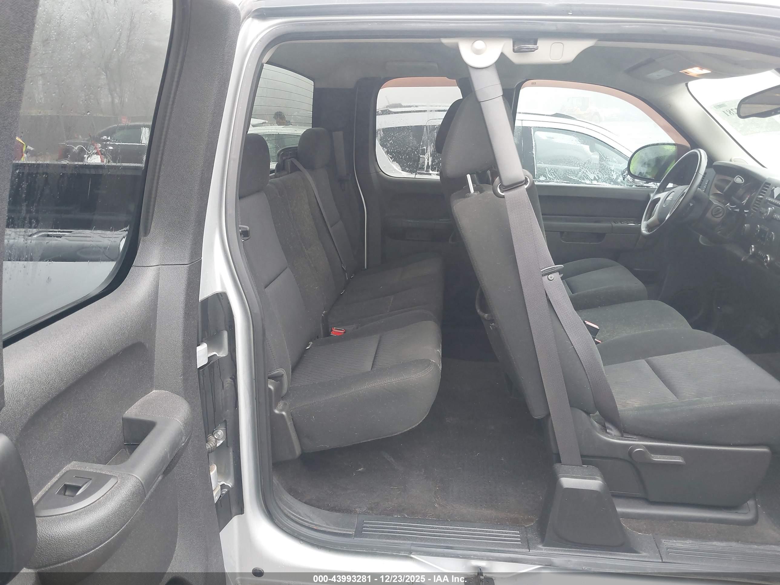 GMC SIERRA image 8
