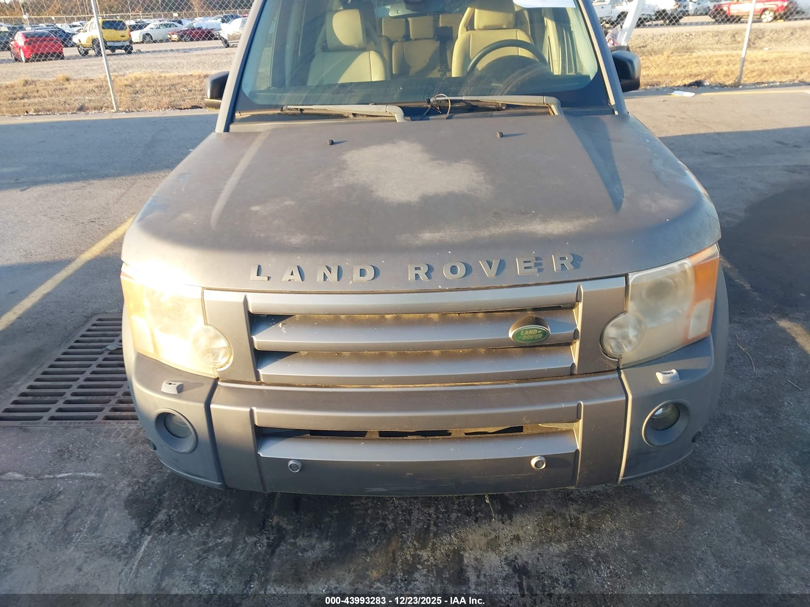 LAND ROVER image 6