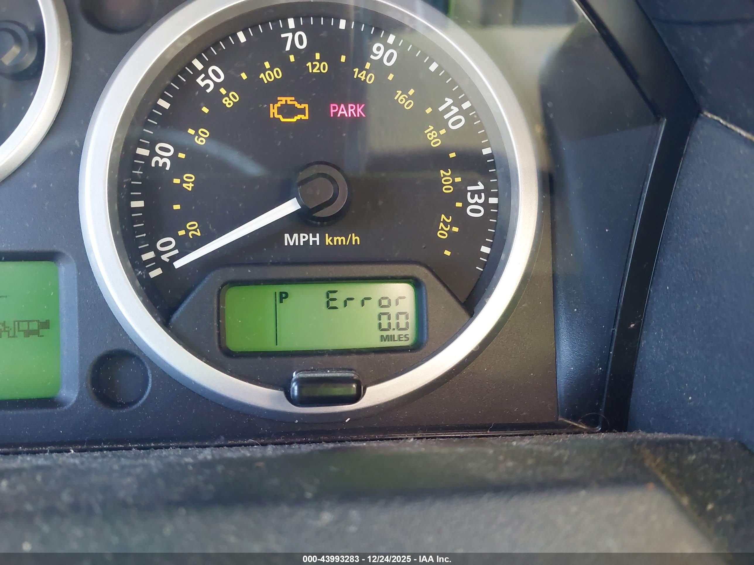 LAND ROVER image 7