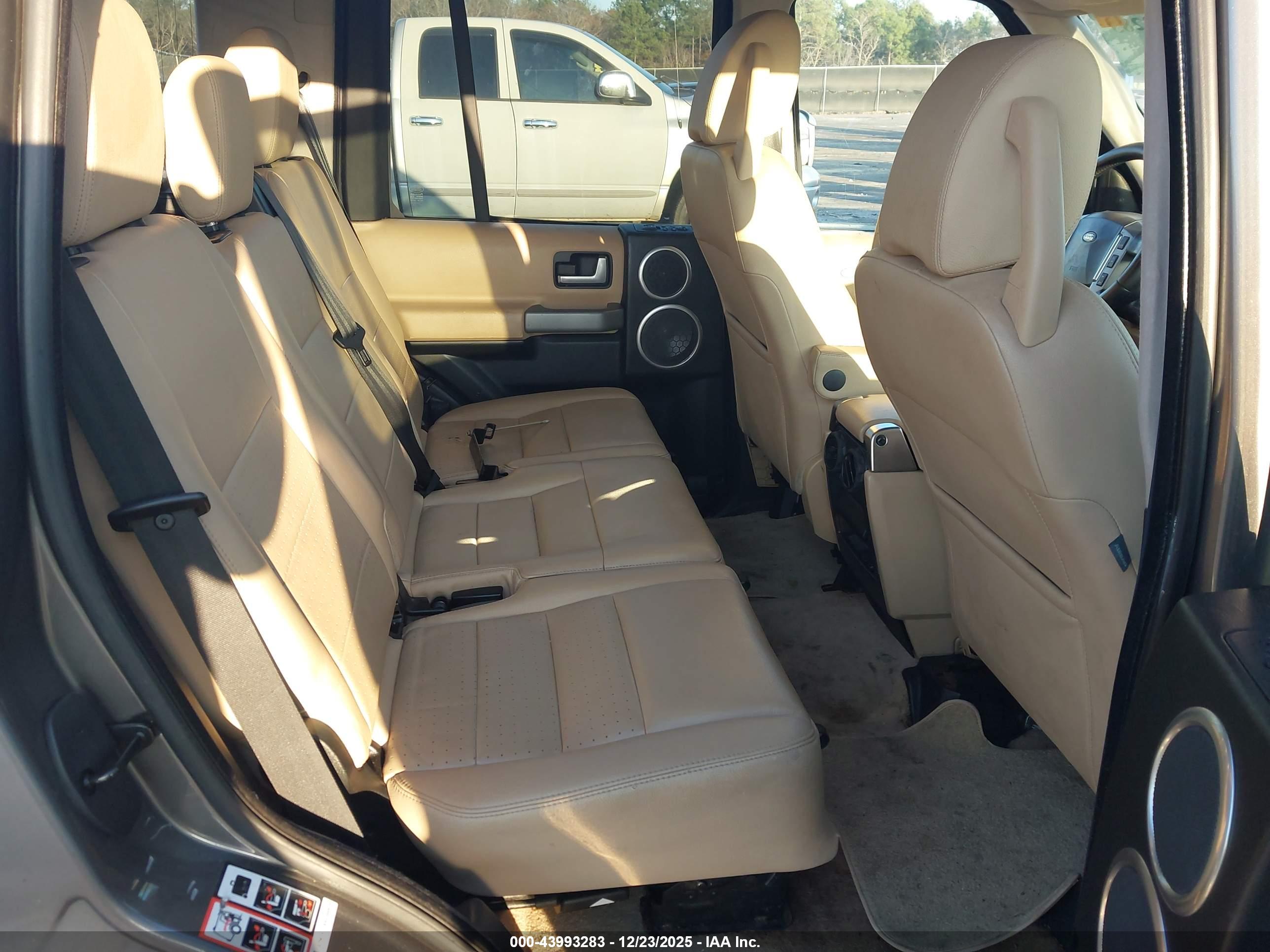 LAND ROVER image 8