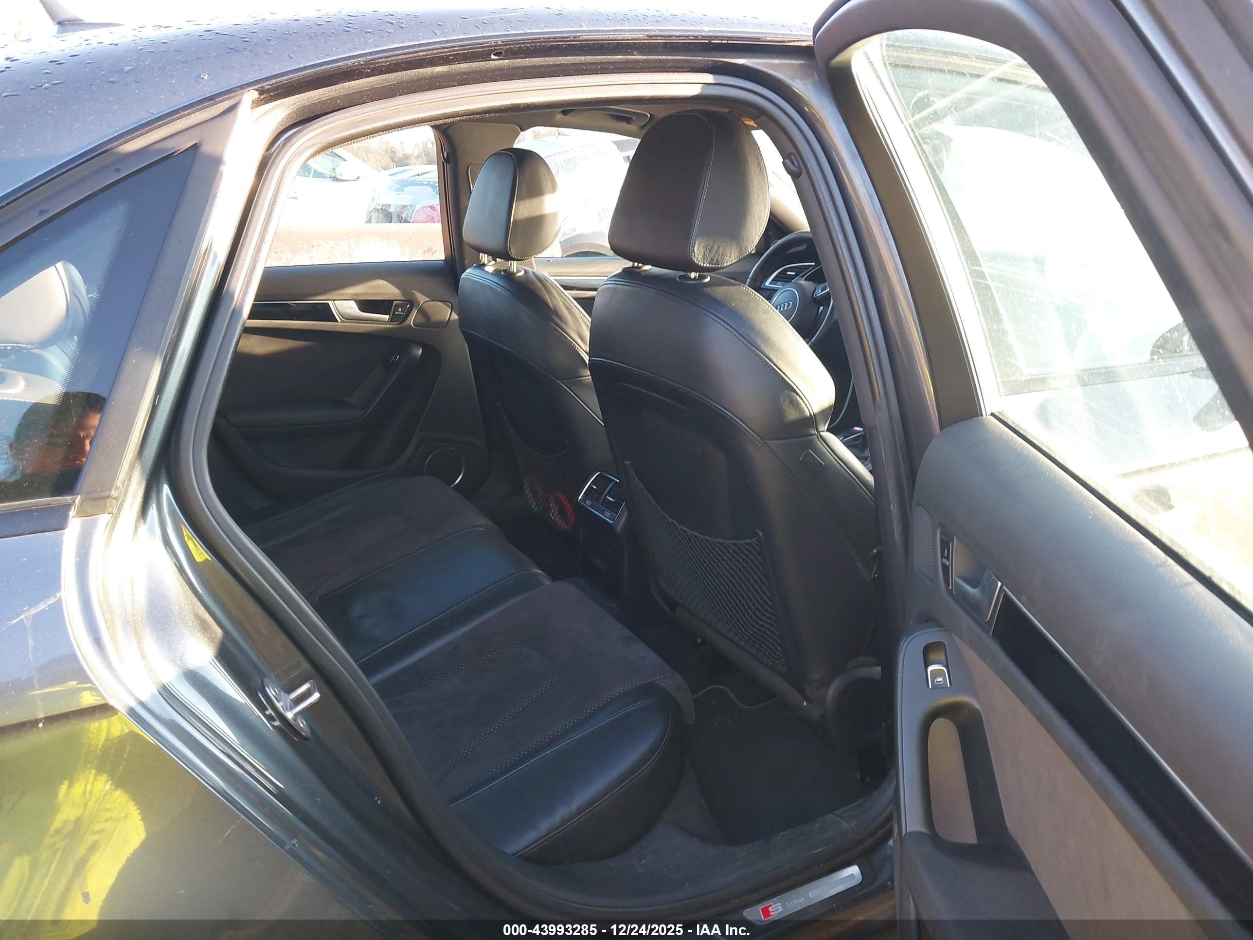 AUDI A4 image 8