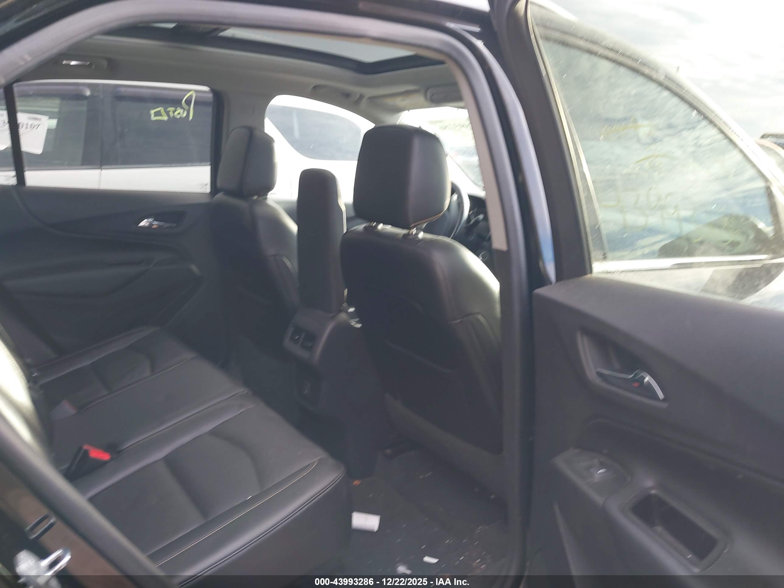 CHEVROLET EQUINOX image 8