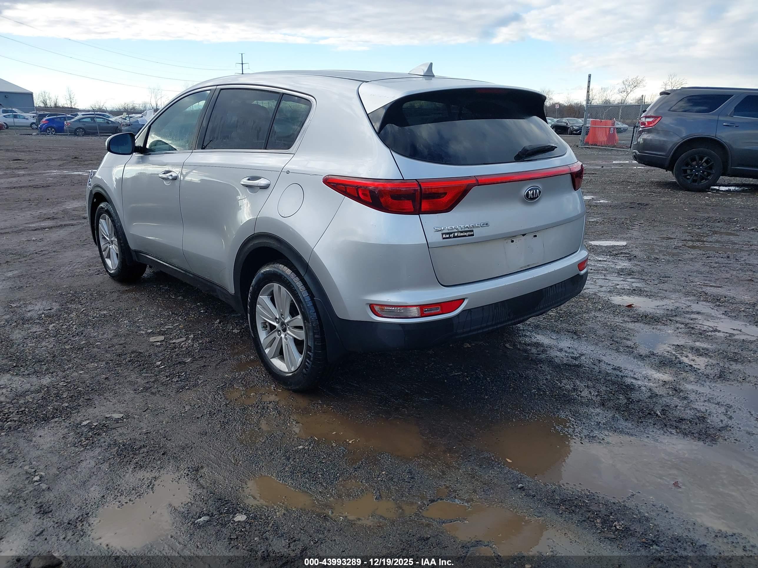 KIA SPORTAGE image 3