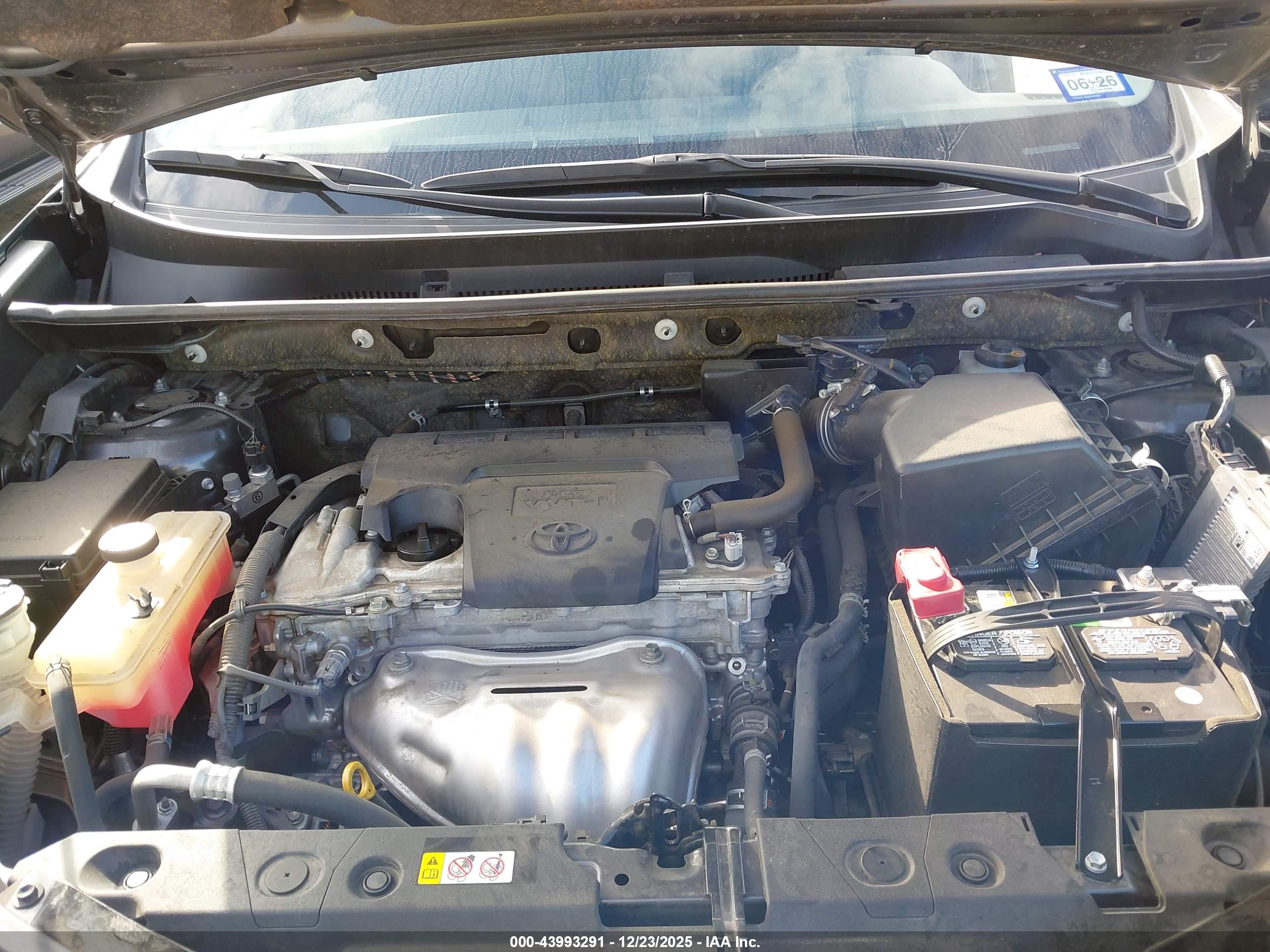 TOYOTA RAV4 image 10