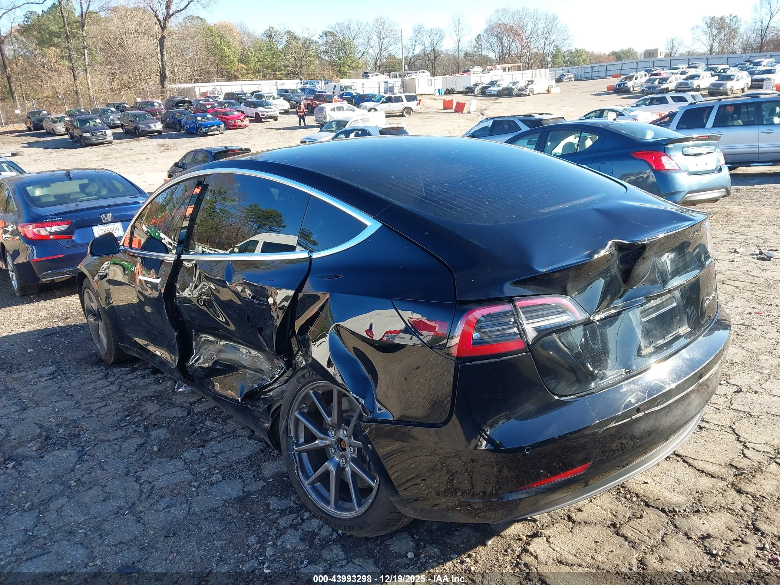 TESLA MODEL image 6