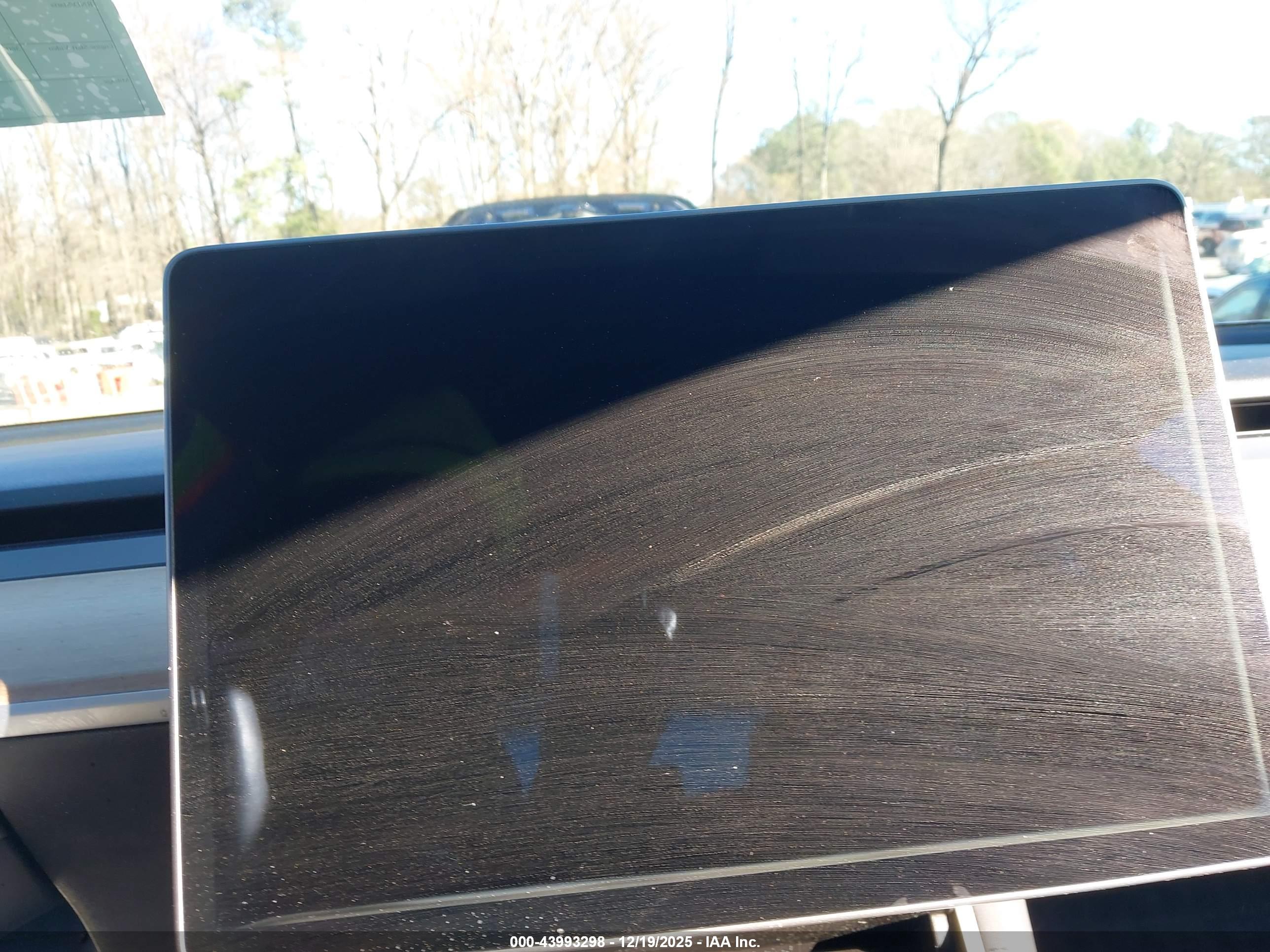 TESLA MODEL image 7