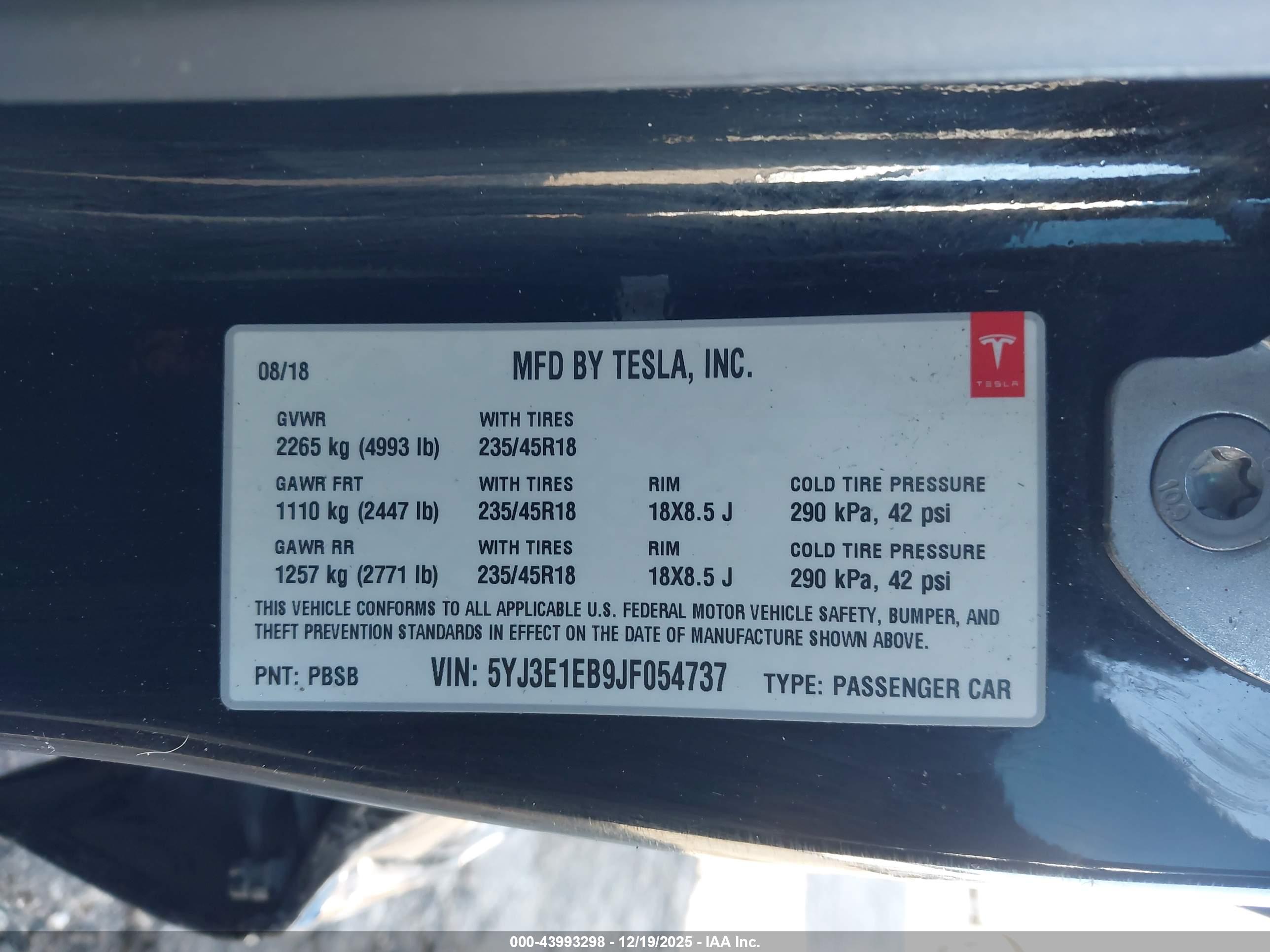 TESLA MODEL image 9