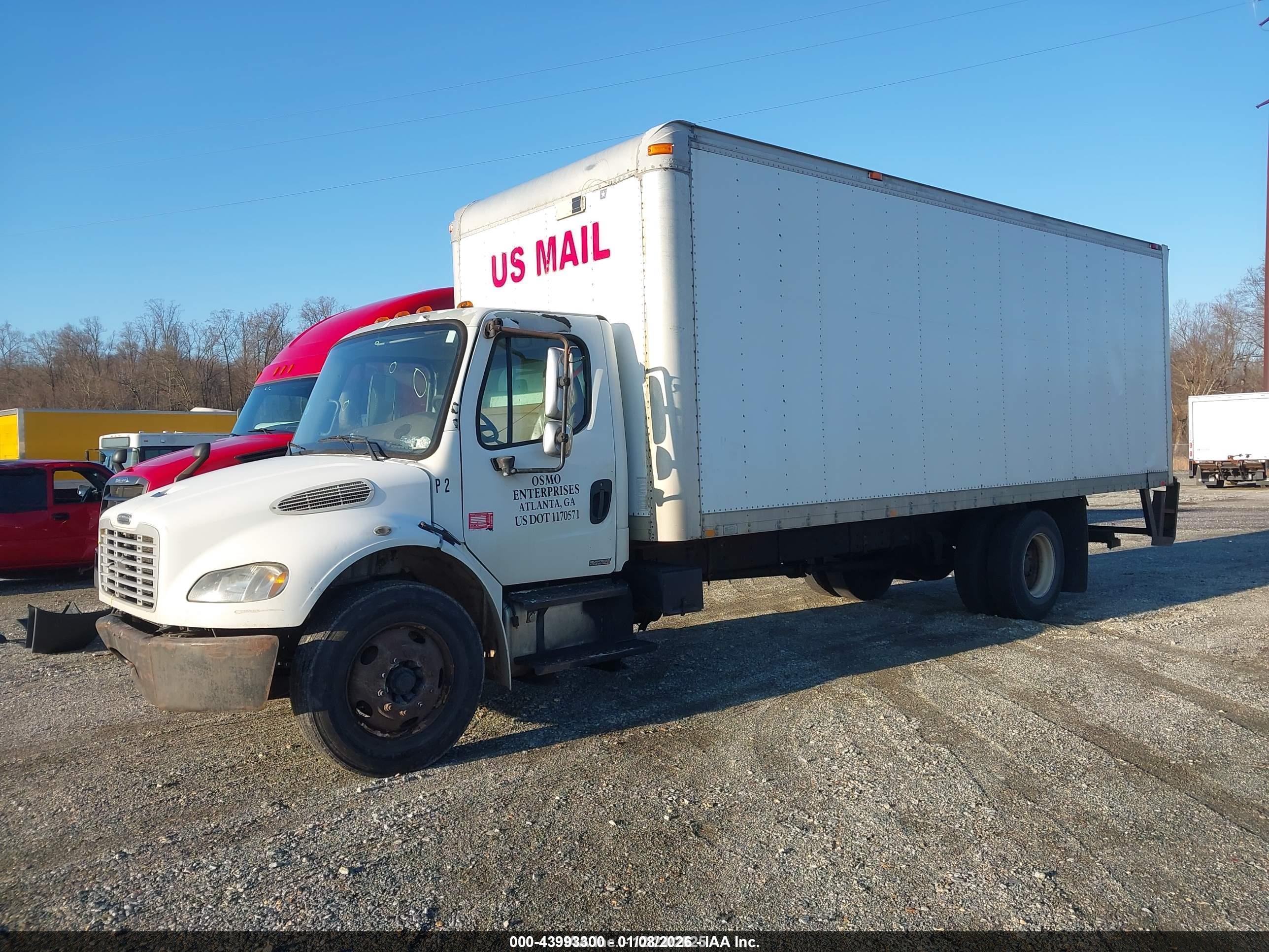 FREIGHTLINER M2 image 2