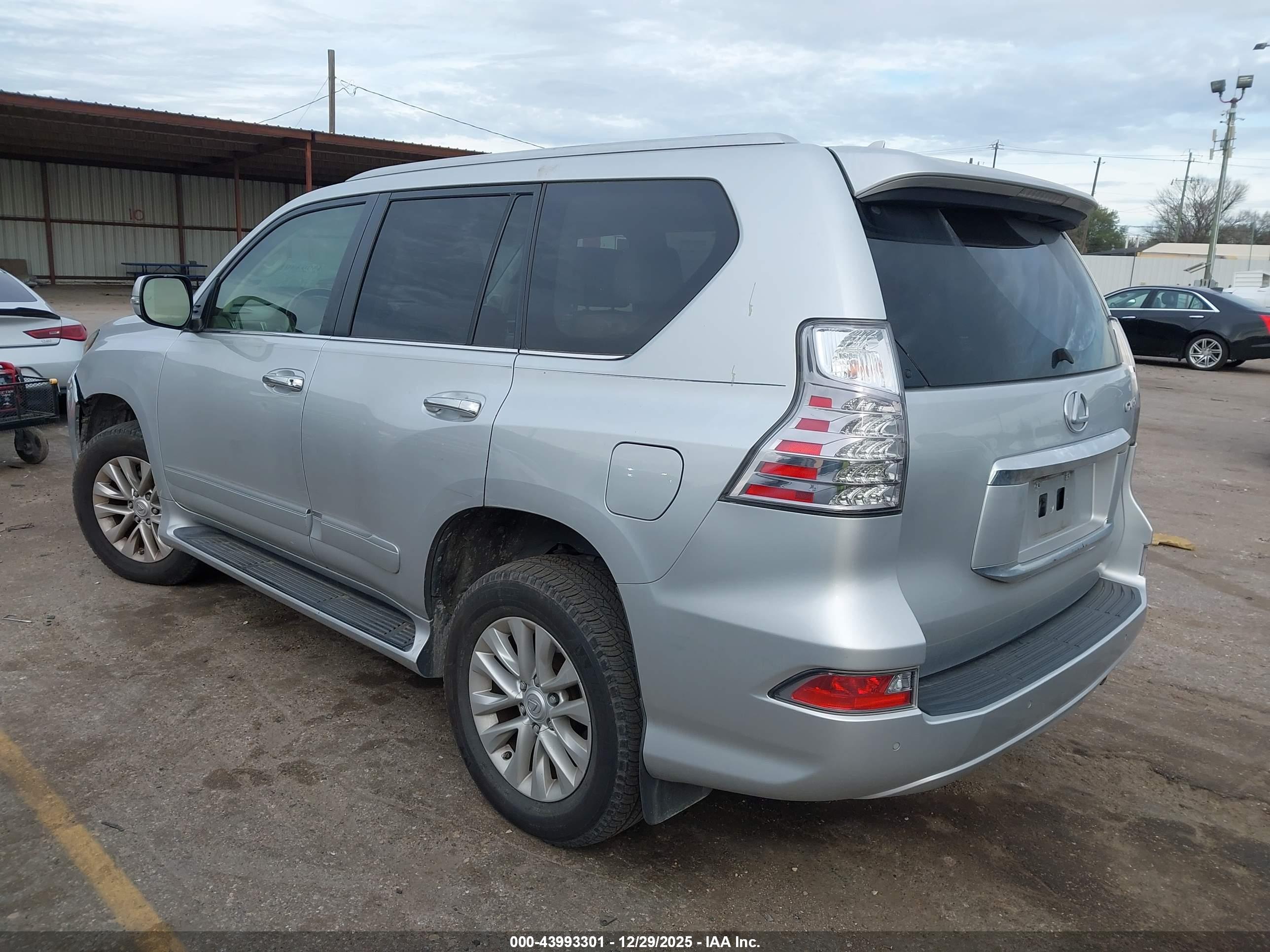 LEXUS GX image 3
