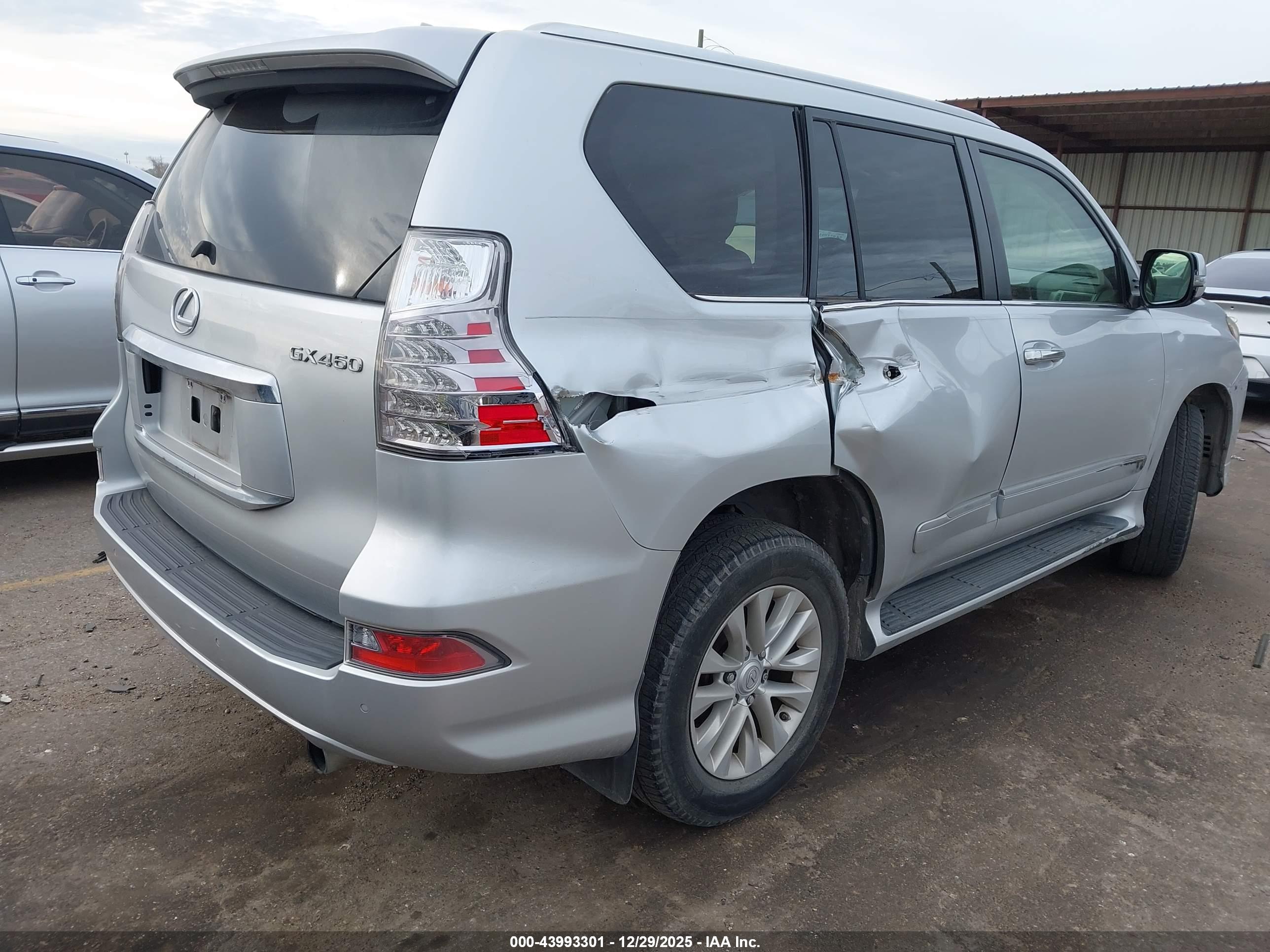 LEXUS GX image 4
