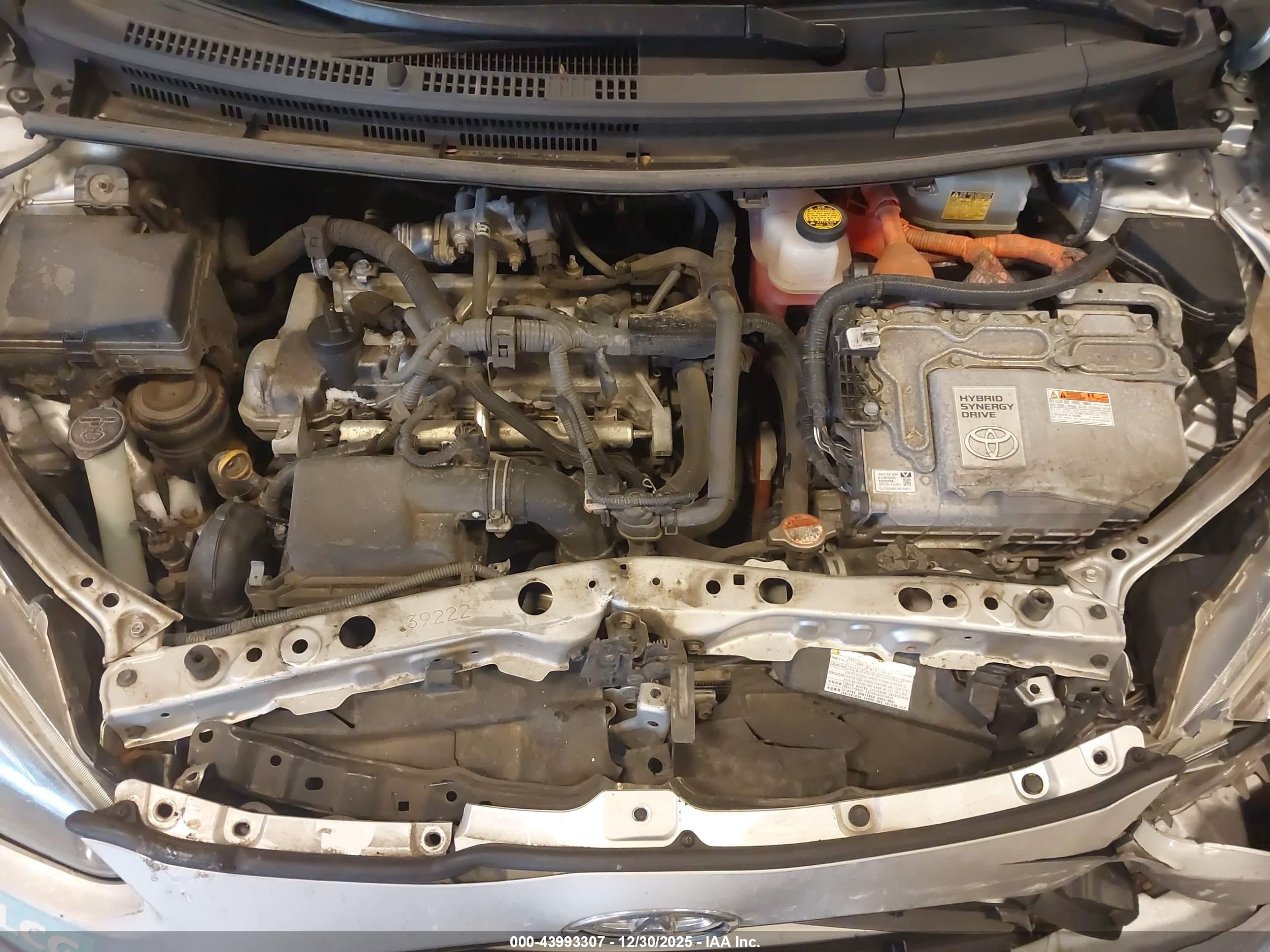 TOYOTA PRIUS image 10