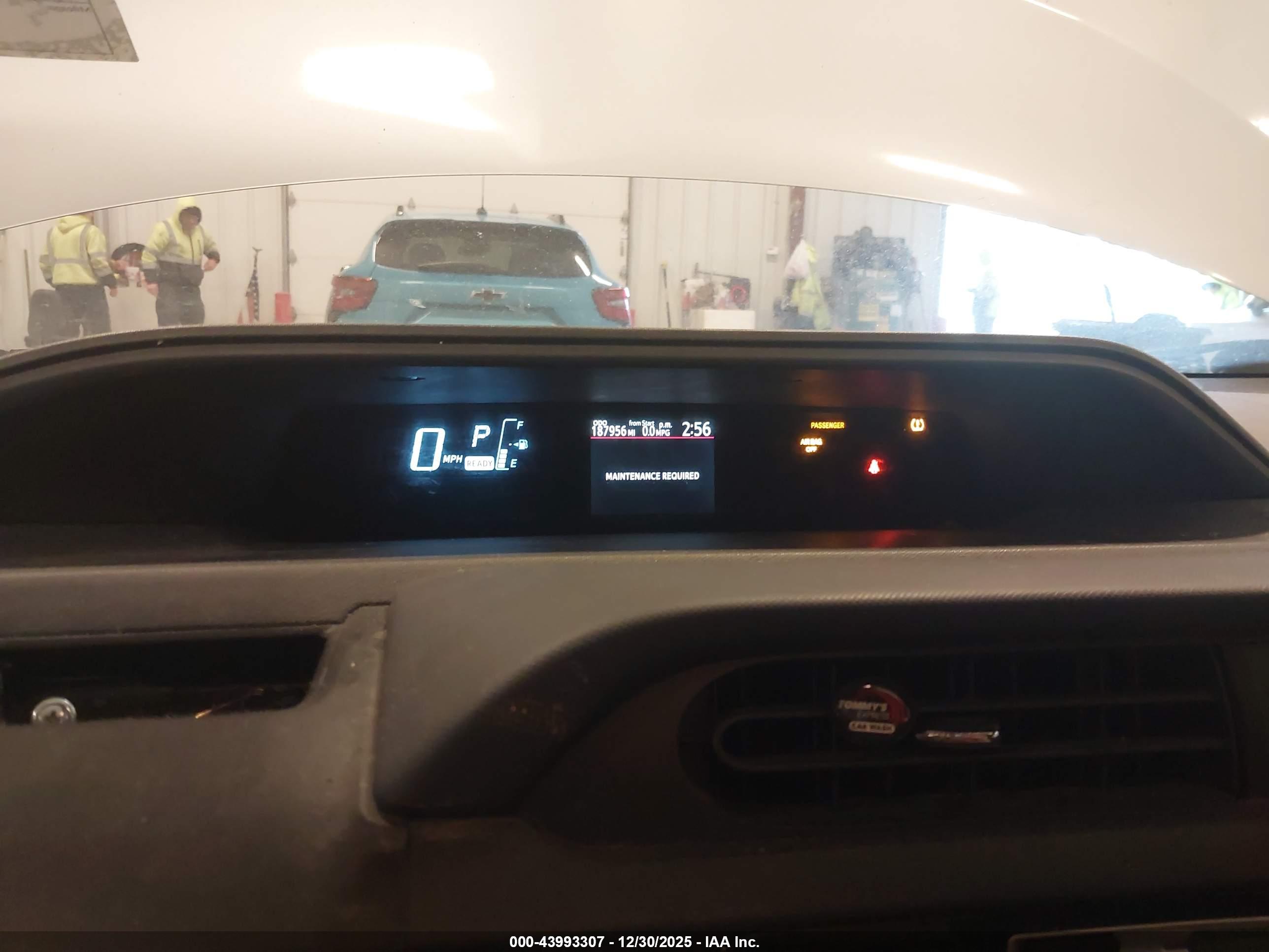 TOYOTA PRIUS image 7
