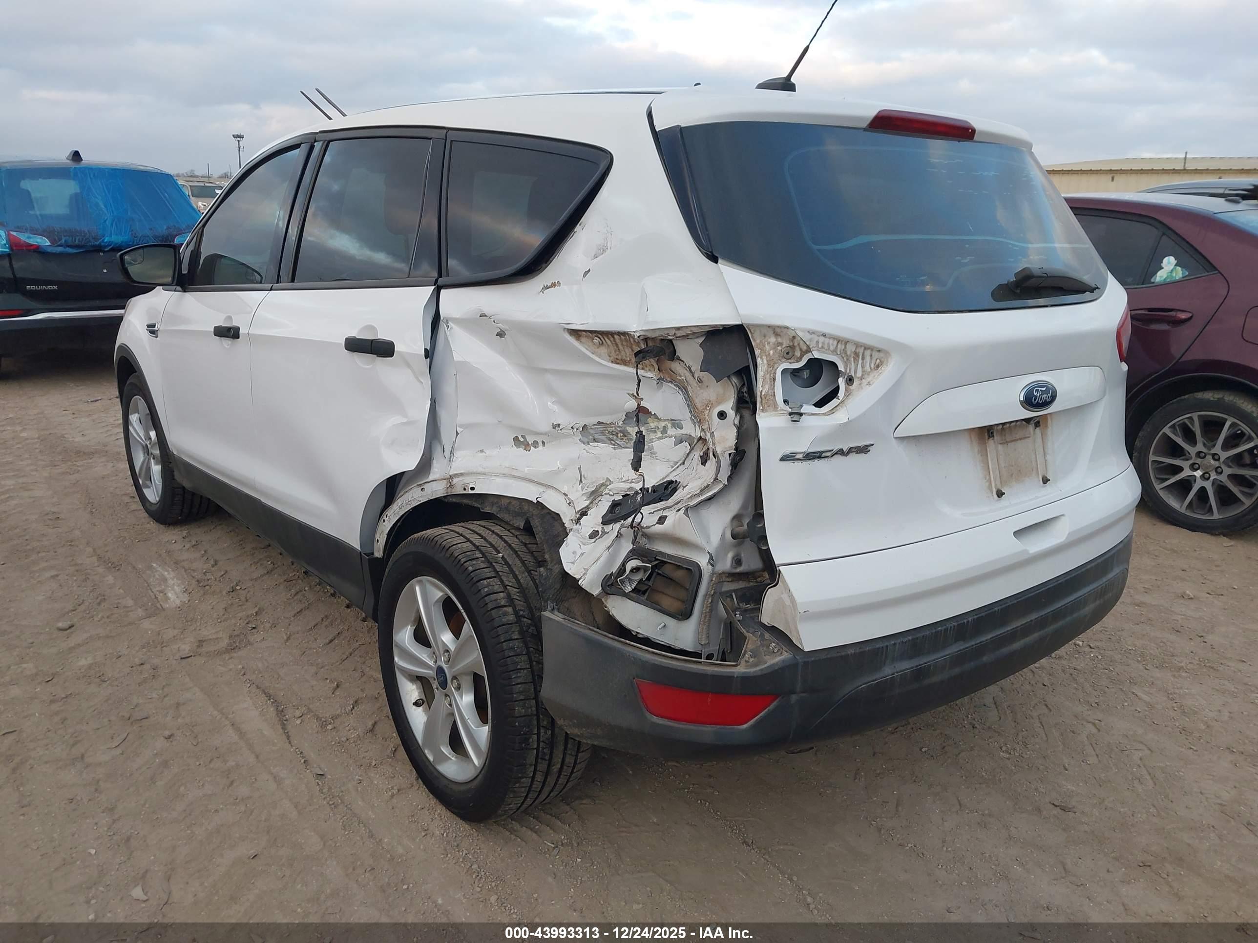 FORD ESCAPE image 3