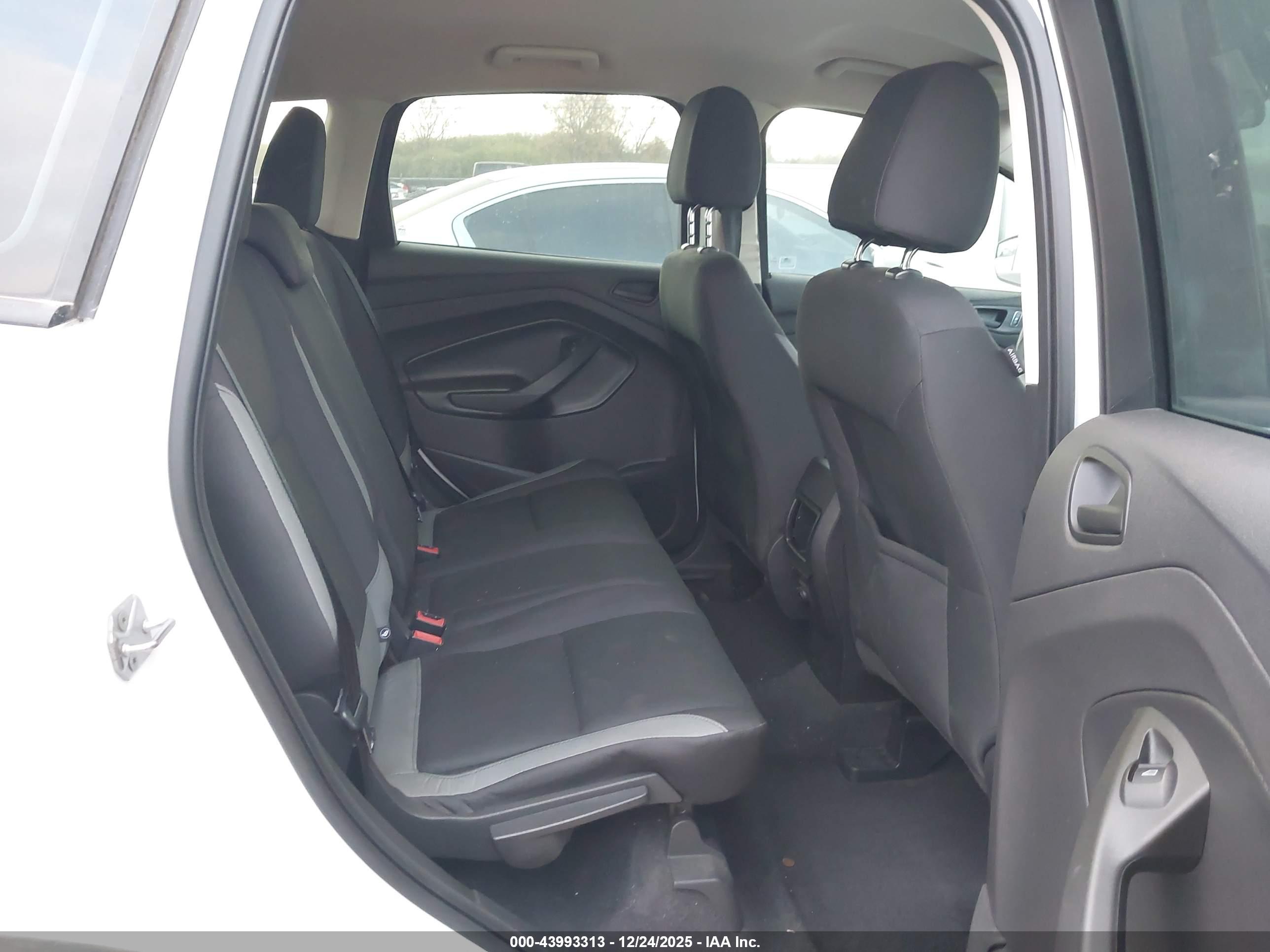 FORD ESCAPE image 8