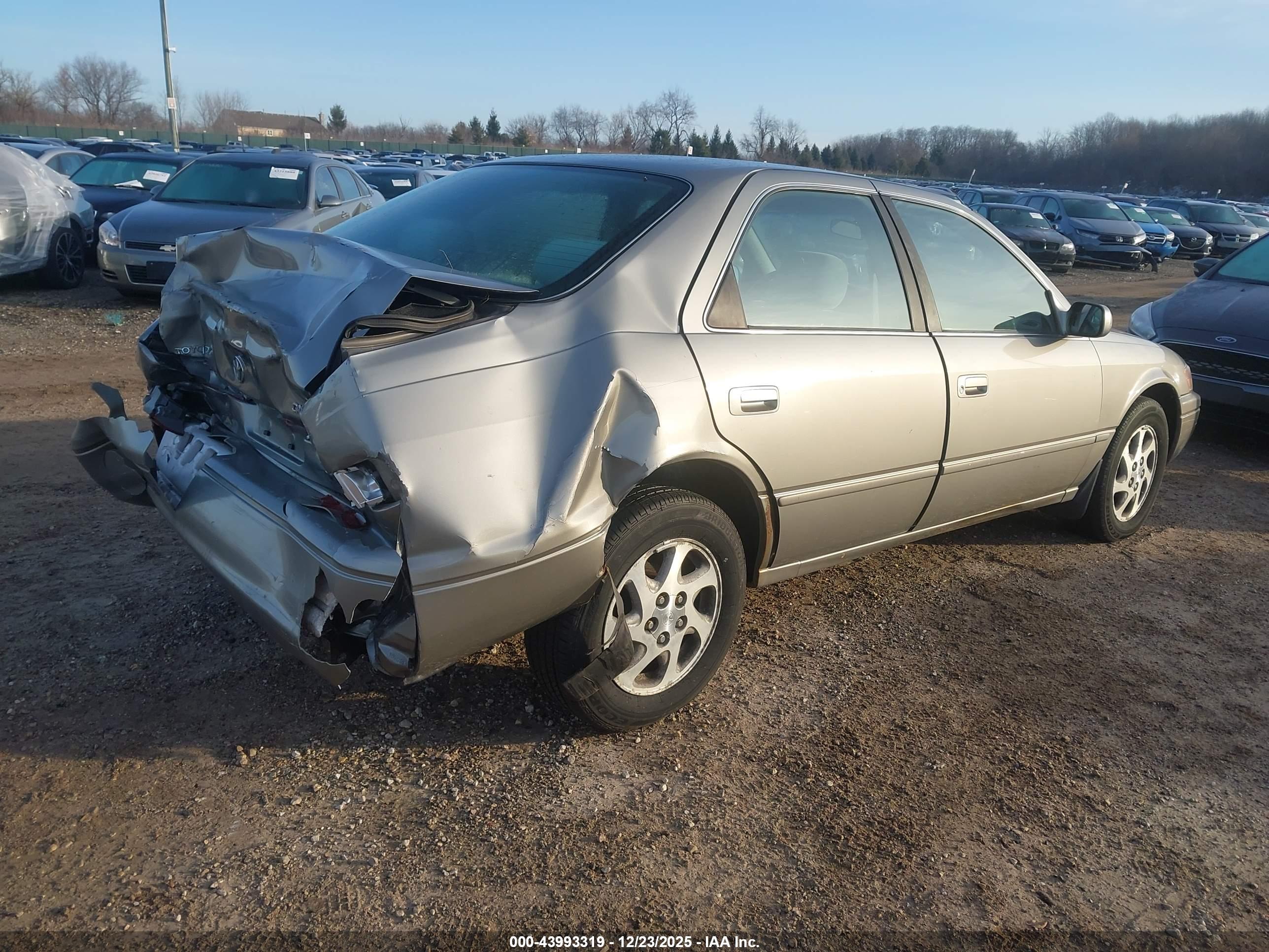 TOYOTA CAMRY image 4