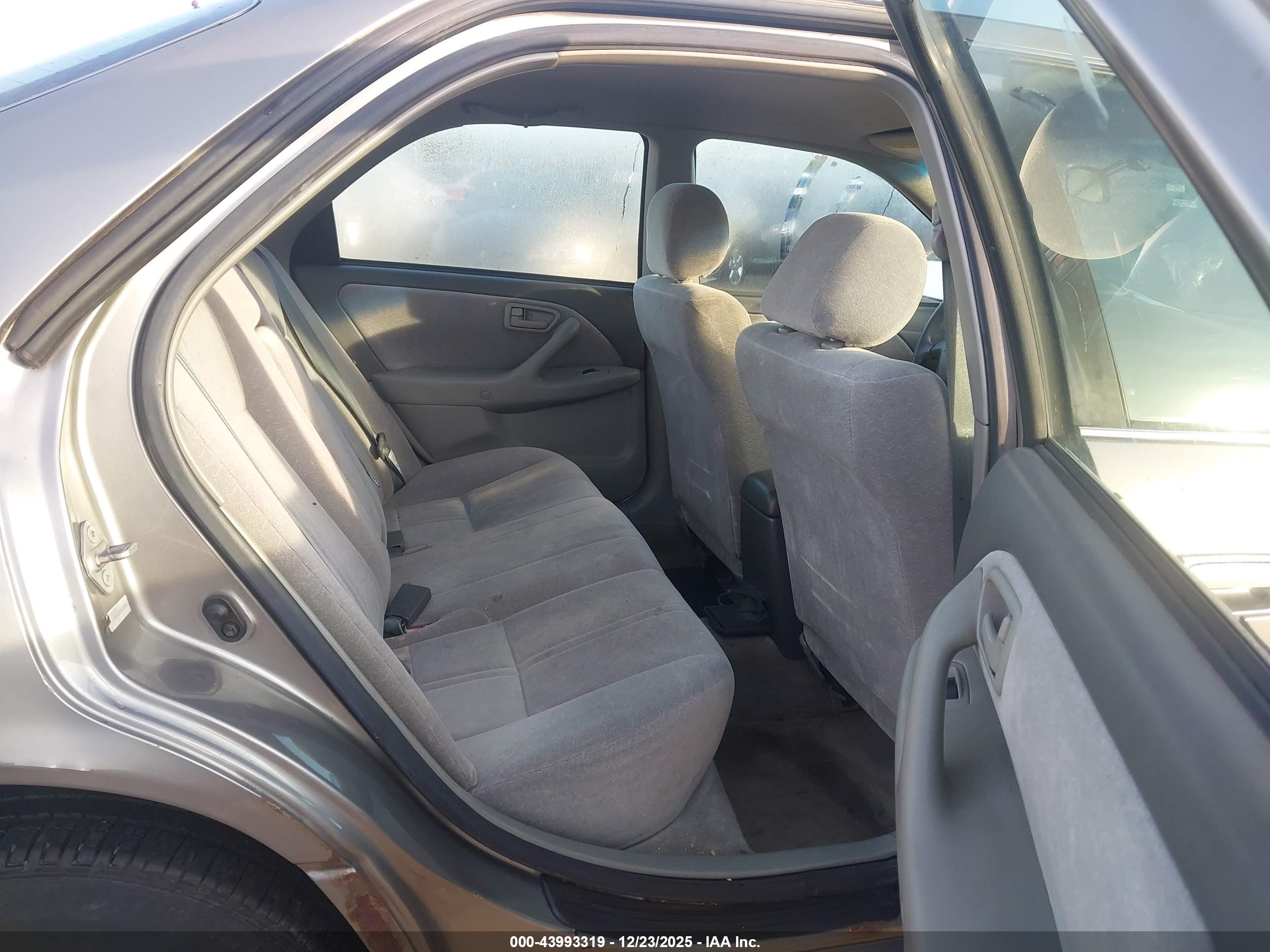 TOYOTA CAMRY image 8