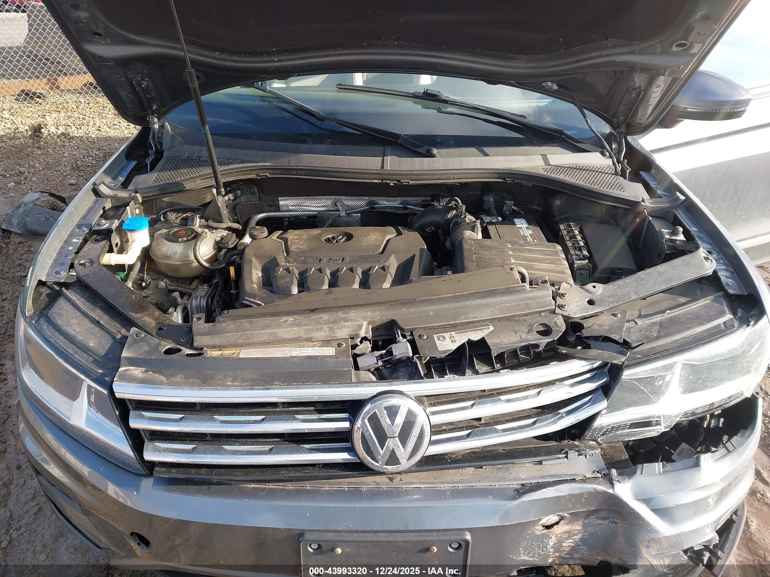 VOLKSWAGEN TIGUAN image 10