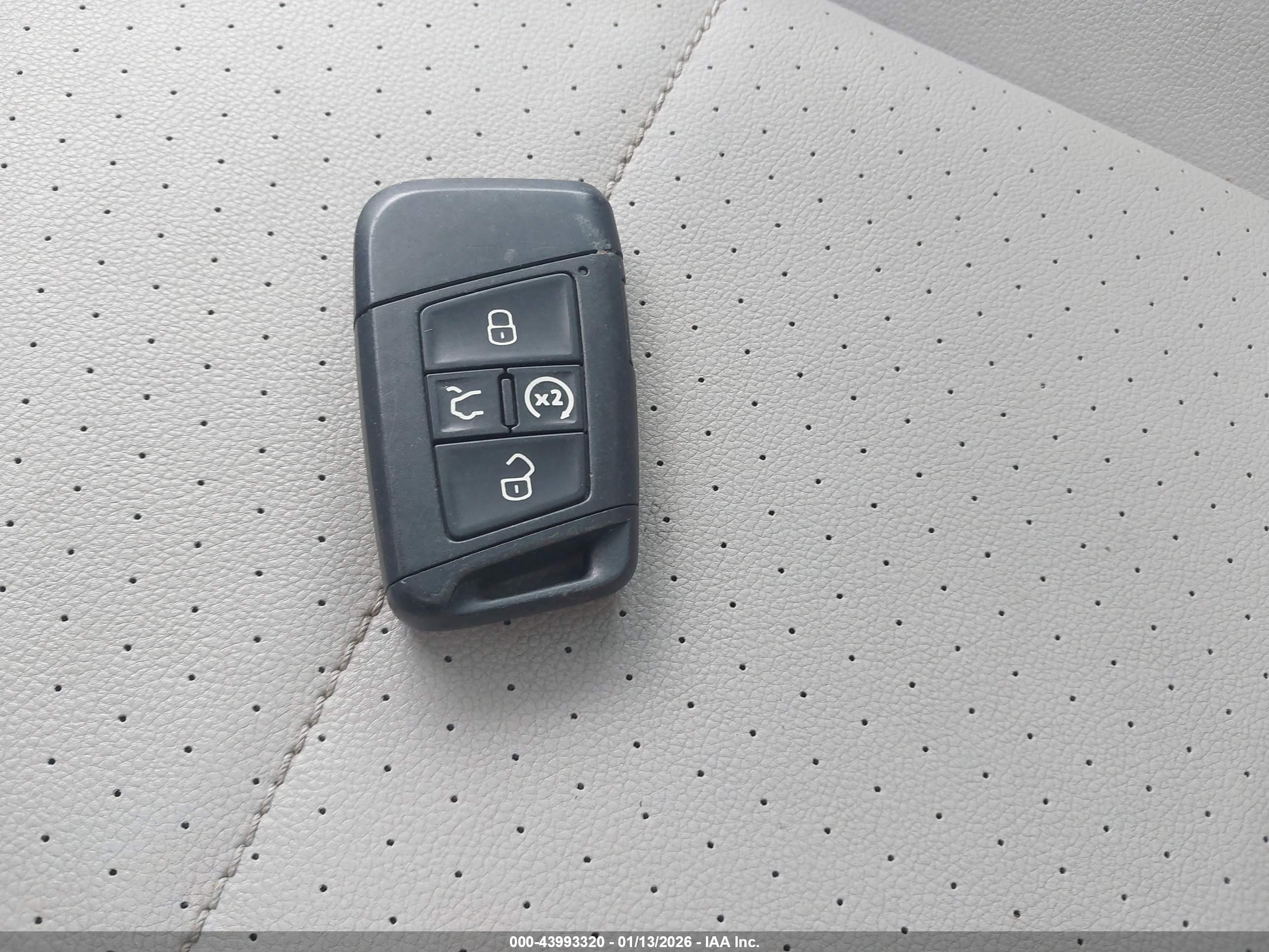 VOLKSWAGEN TIGUAN image 11