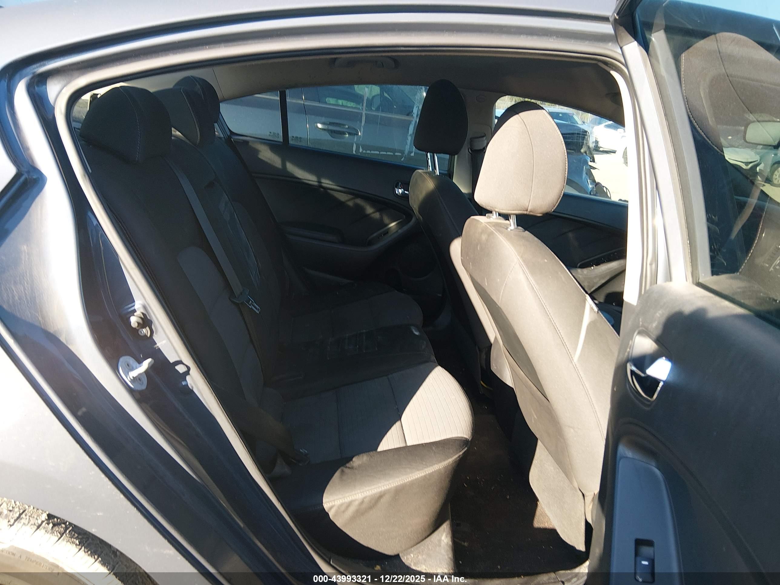 KIA FORTE image 8