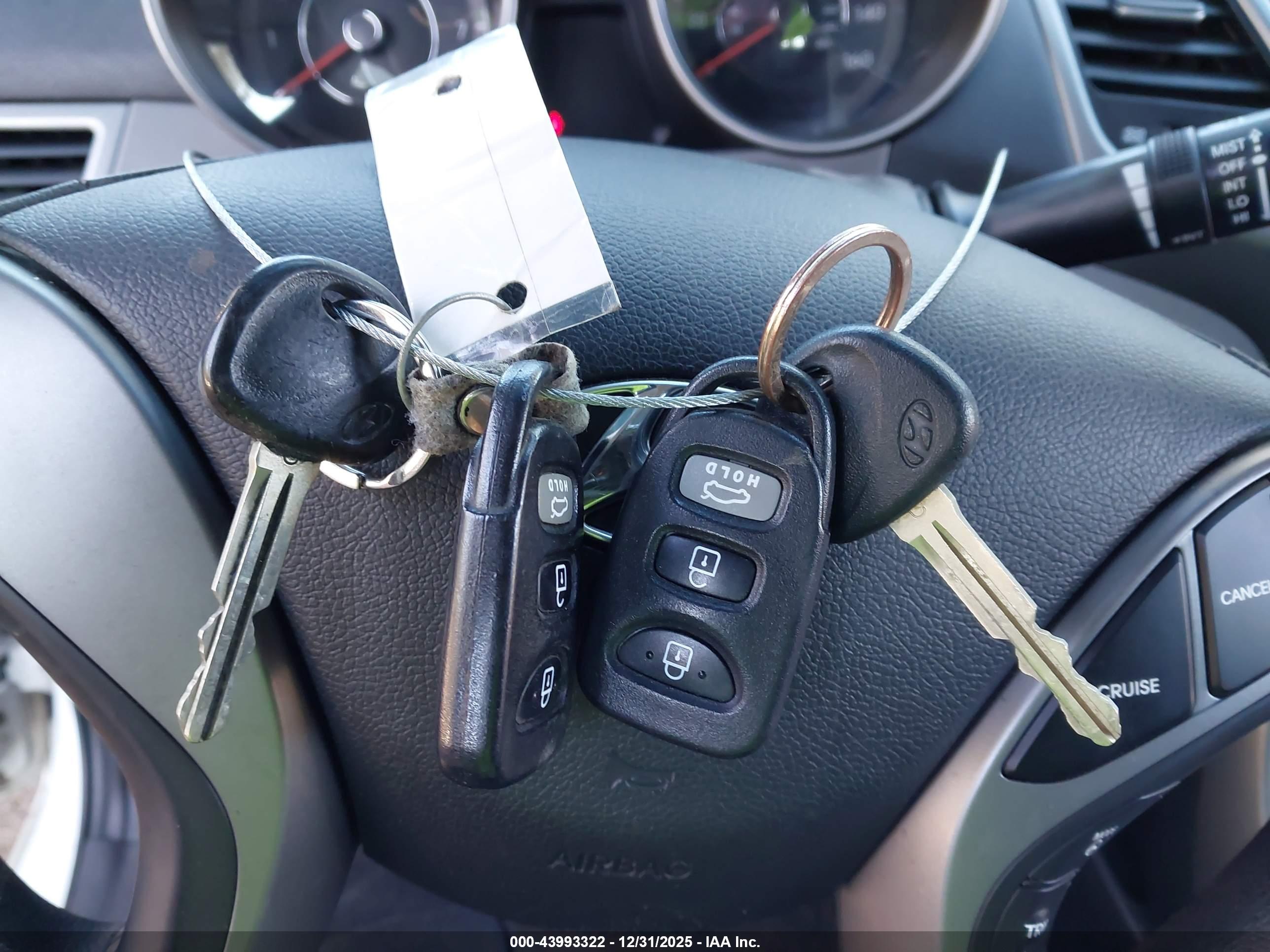 HYUNDAI ELANTRA image 11