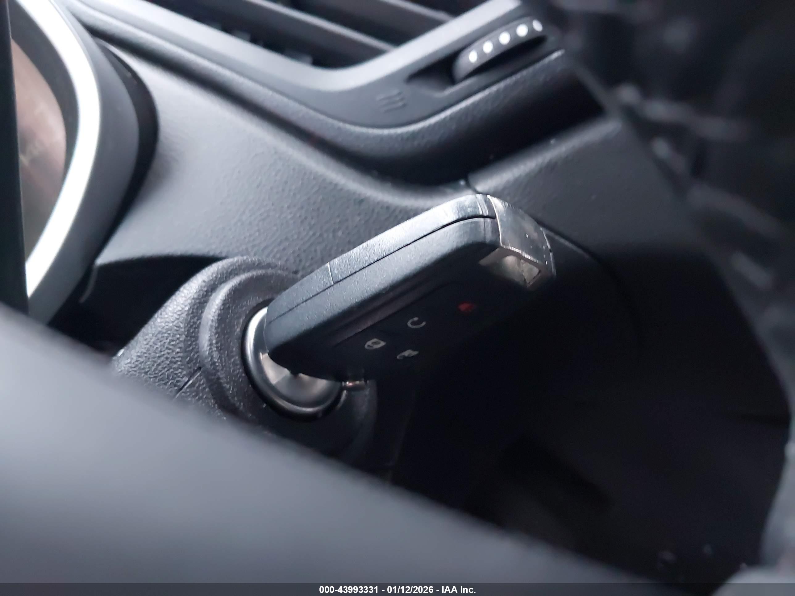 CHEVROLET EQUINOX image 11