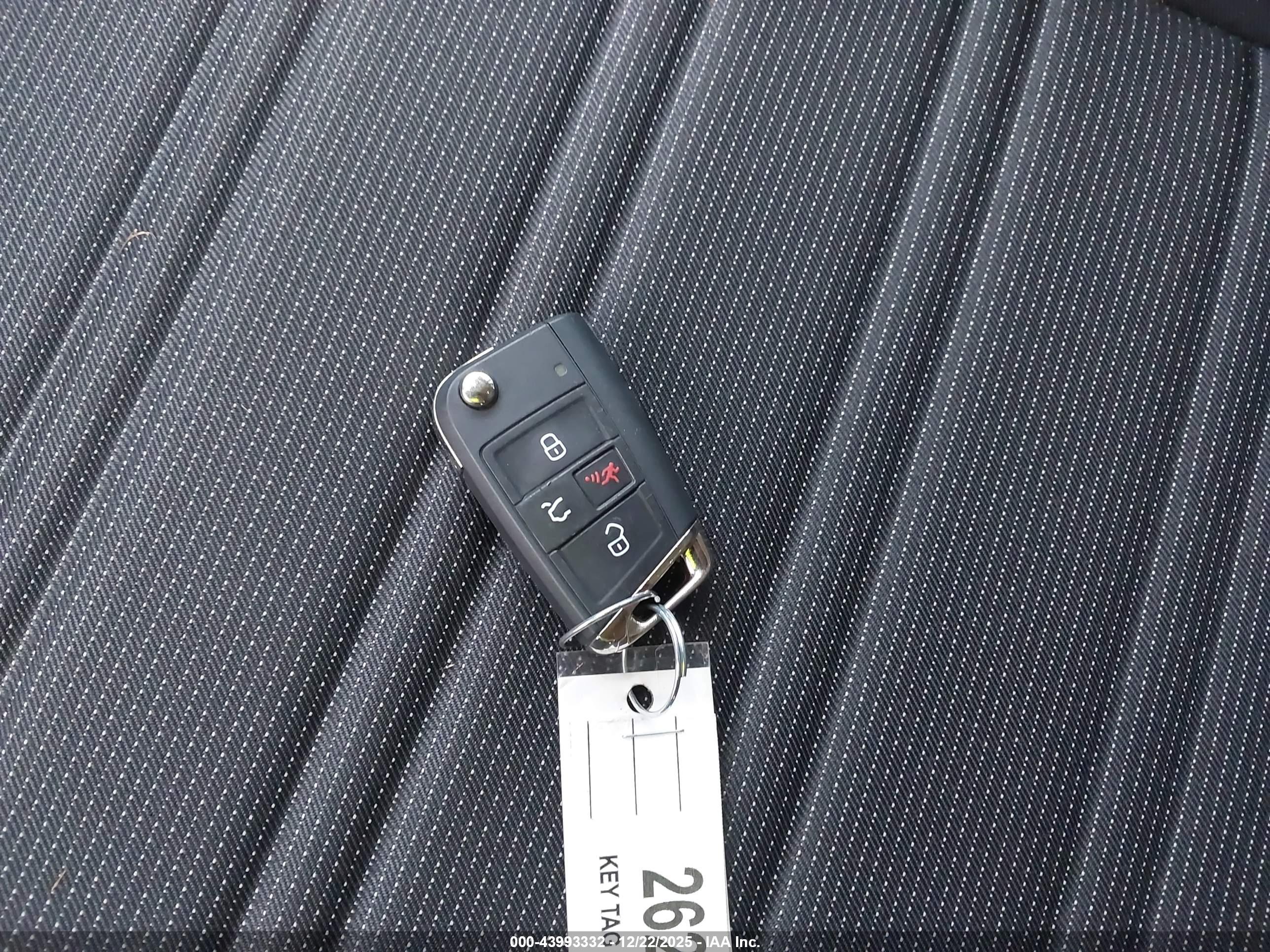 VOLKSWAGEN TIGUAN image 11