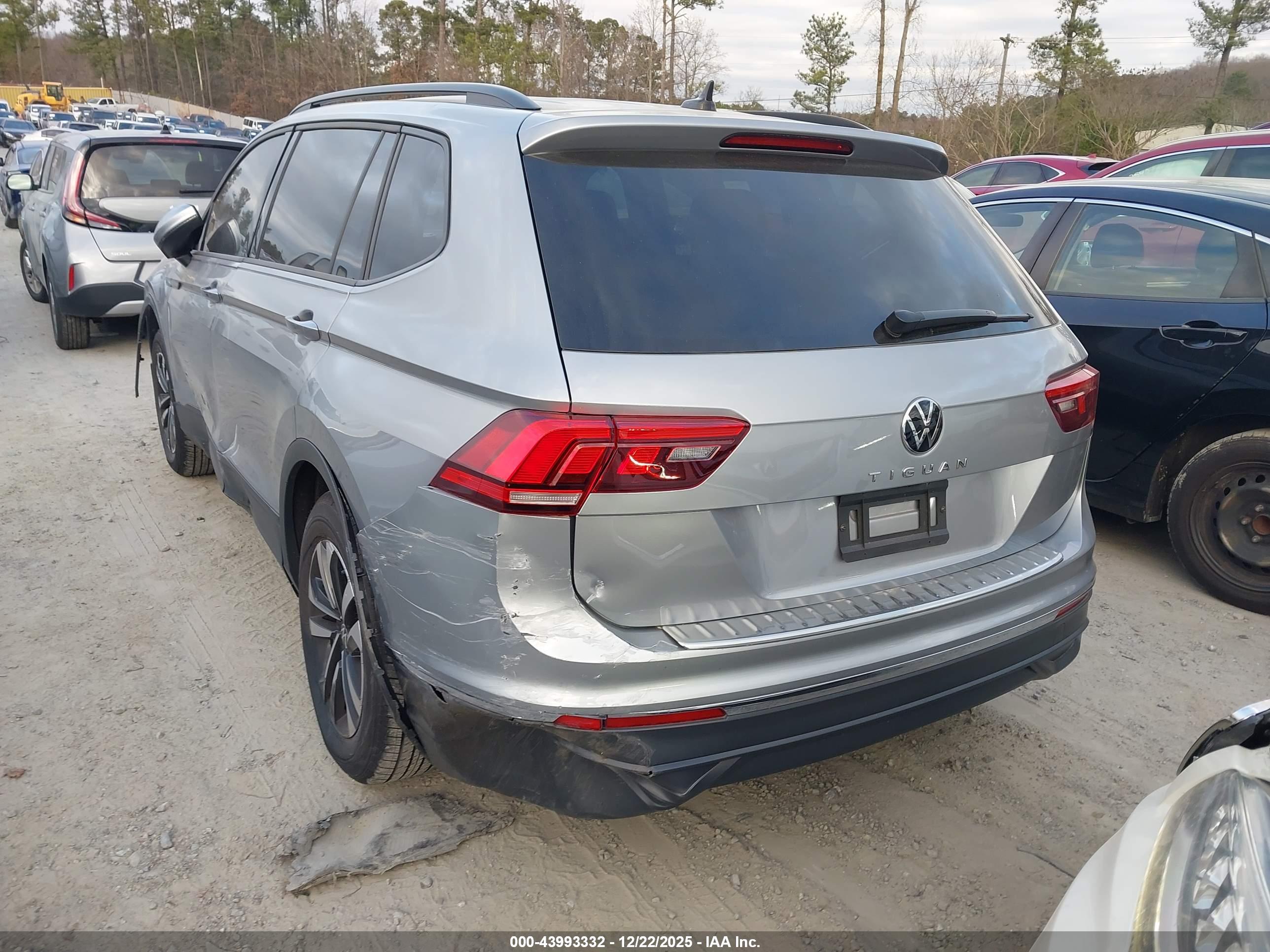 VOLKSWAGEN TIGUAN image 3