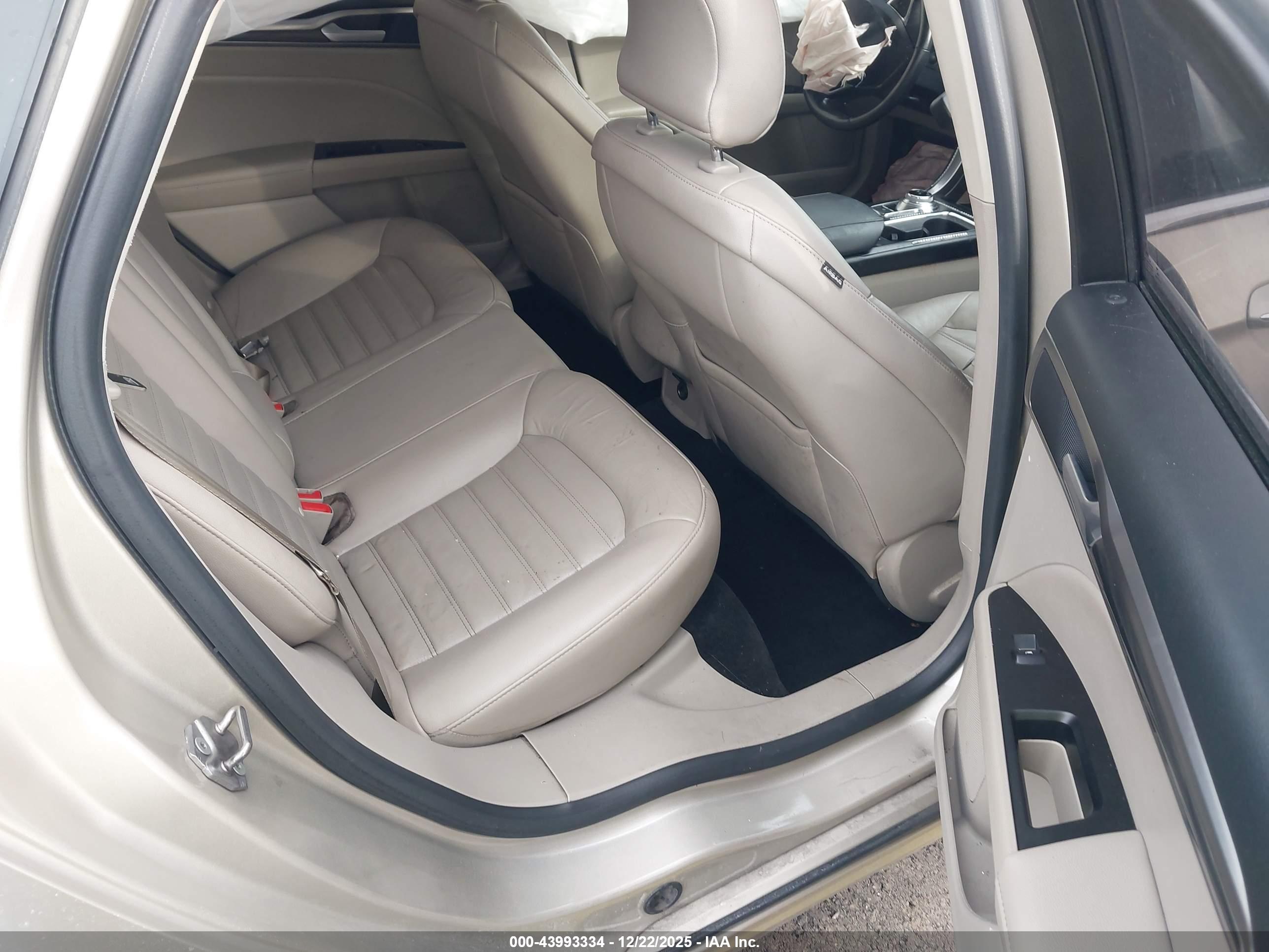 FORD FUSION image 8