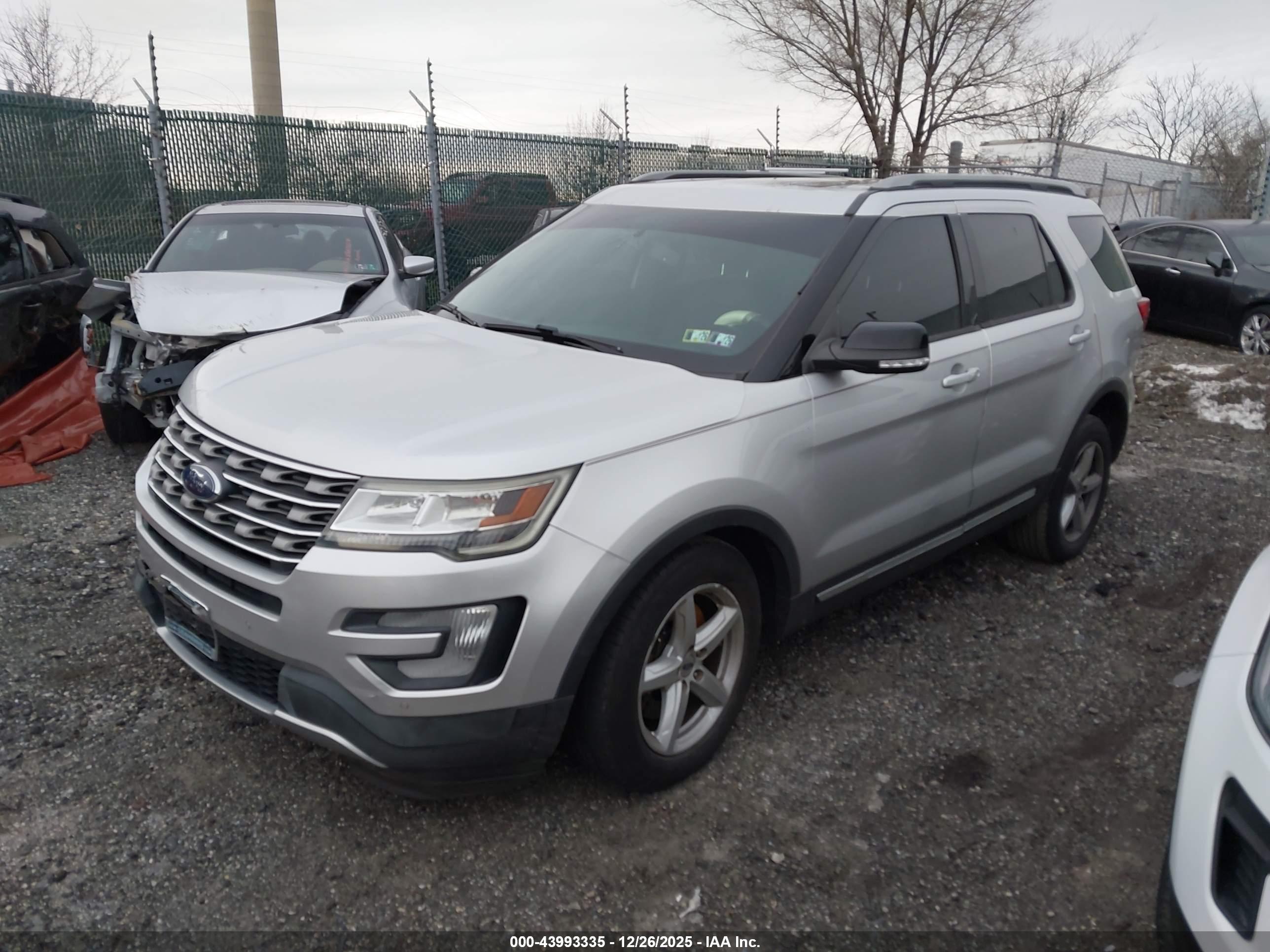 FORD EXPLORER image 2