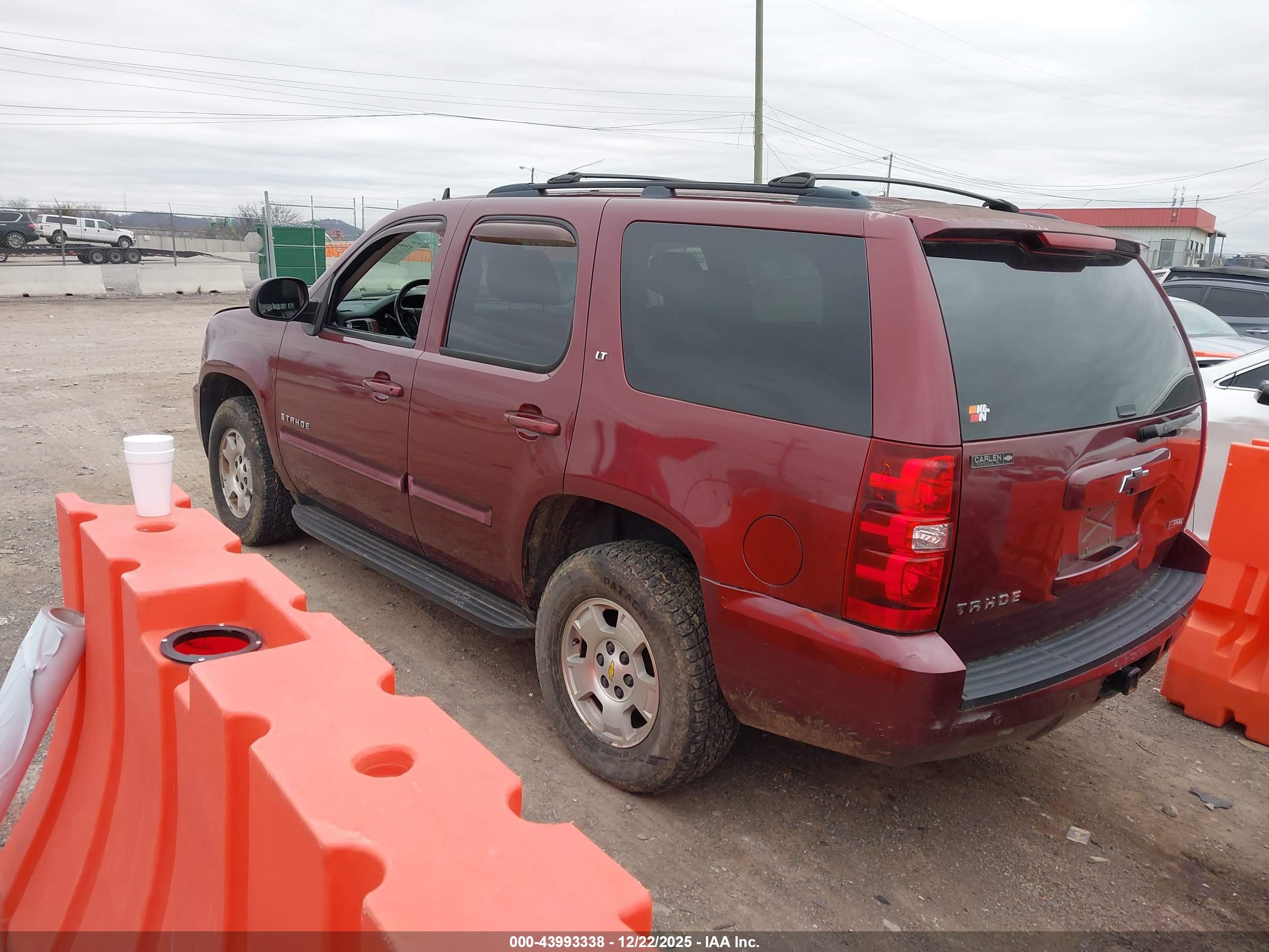 CHEVROLET TAHOE image 3
