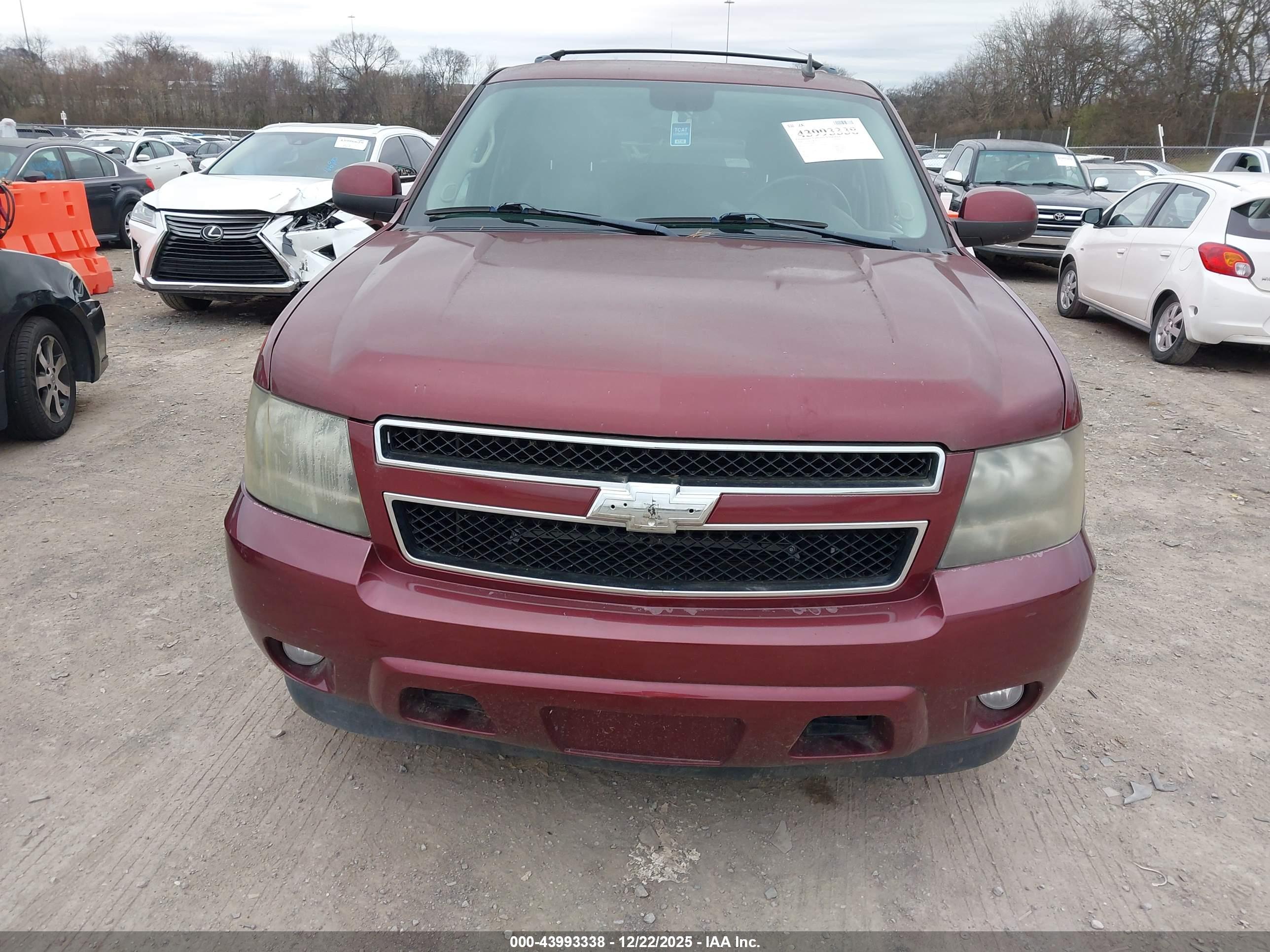 CHEVROLET TAHOE image 6