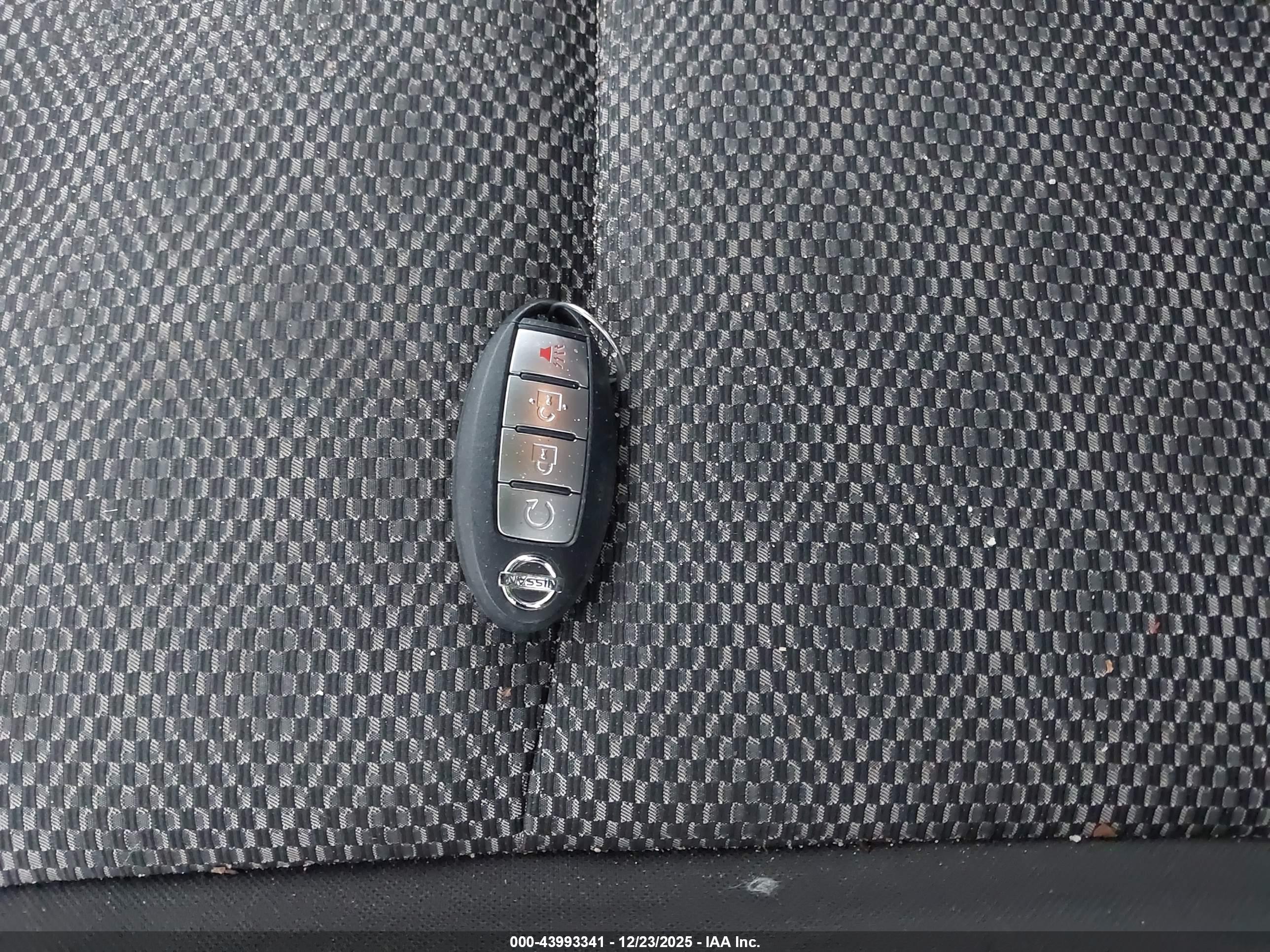 NISSAN ROGUE image 11