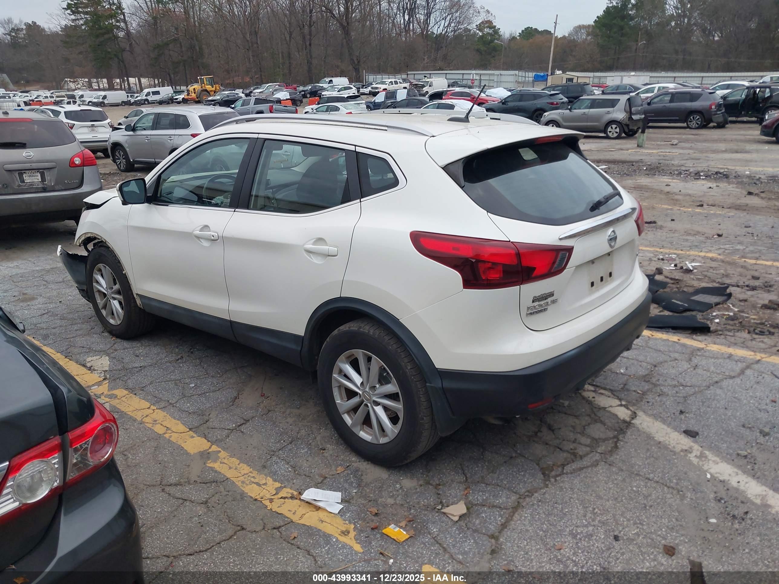 NISSAN ROGUE image 3