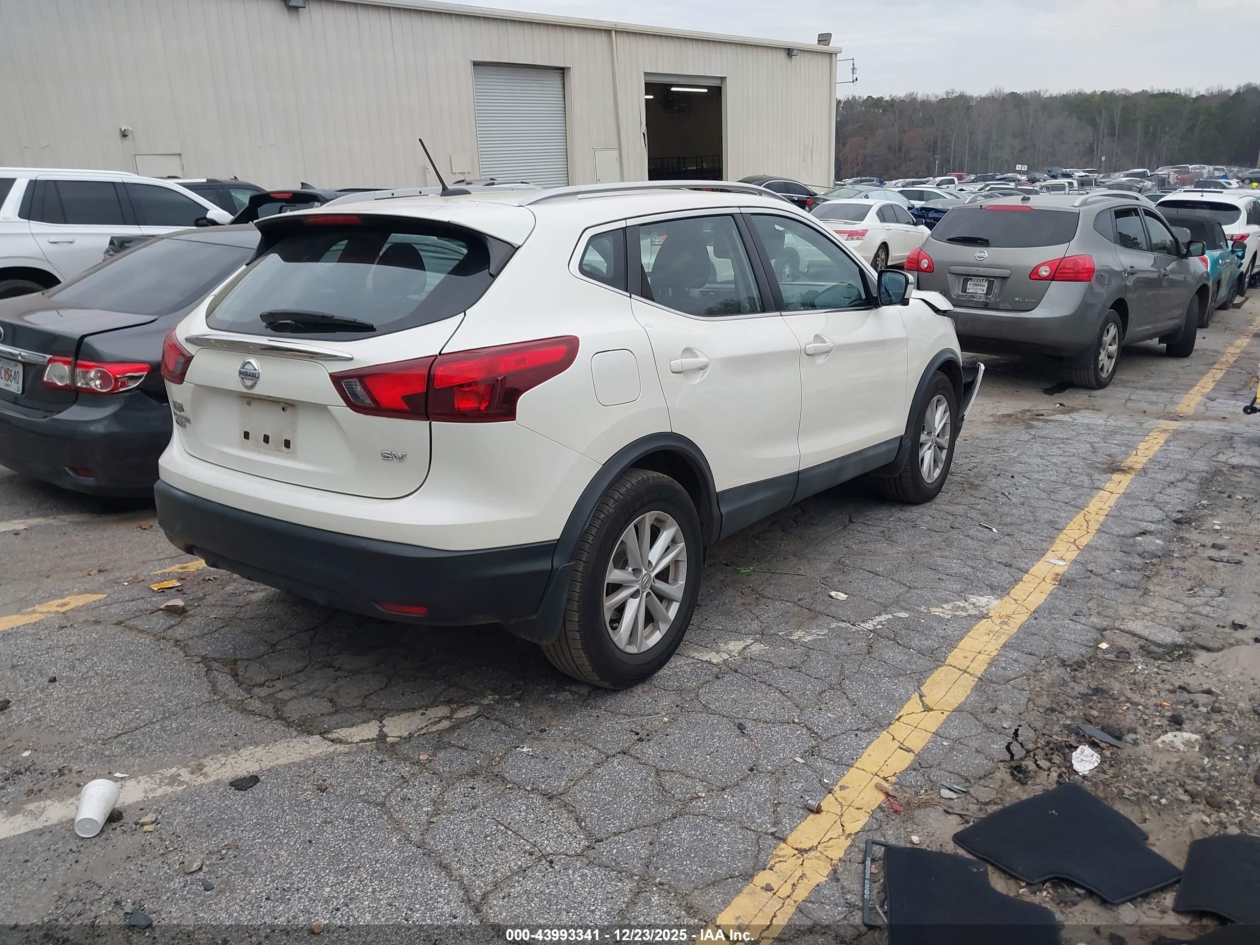 NISSAN ROGUE image 4