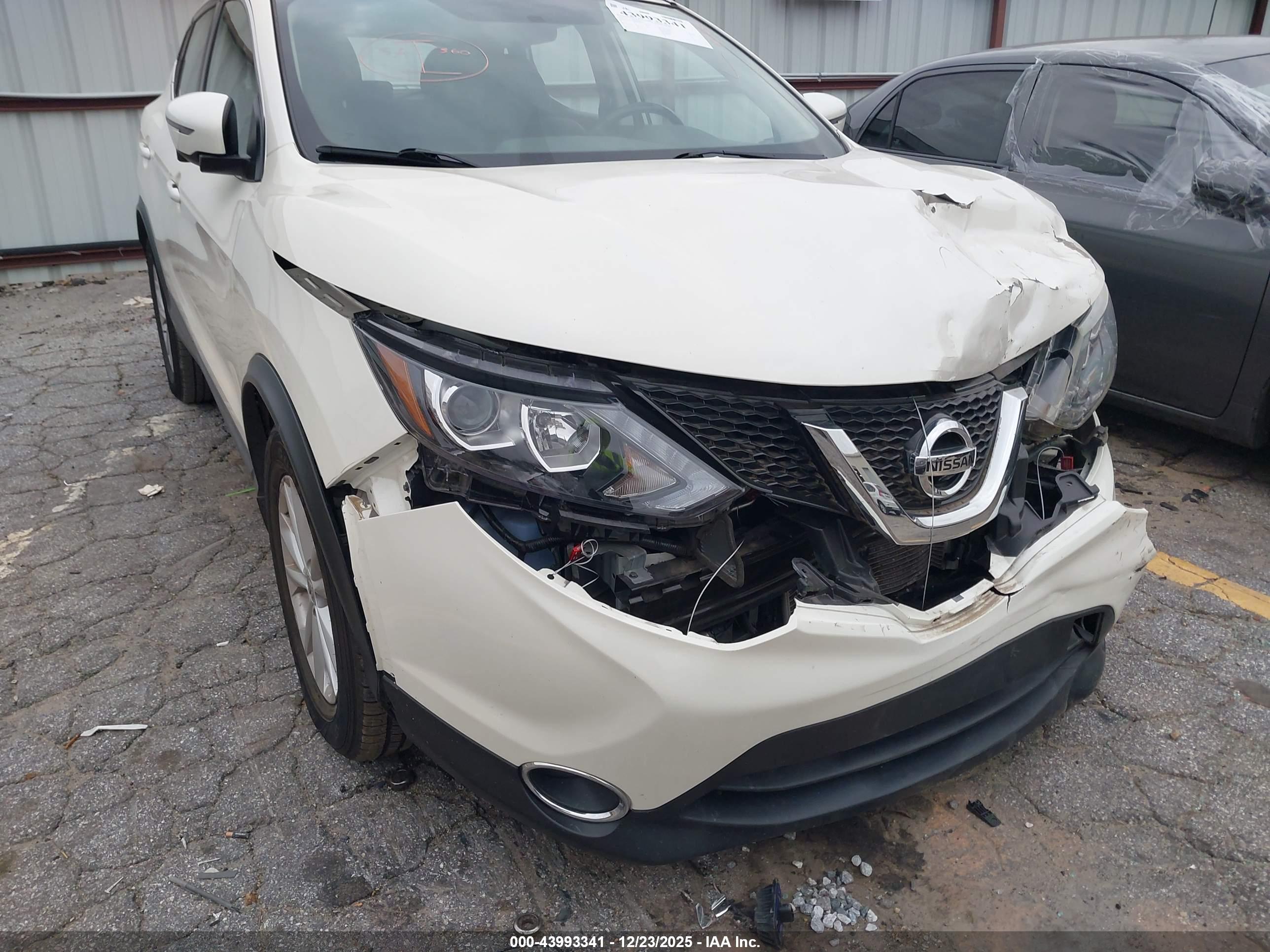 NISSAN ROGUE image 6