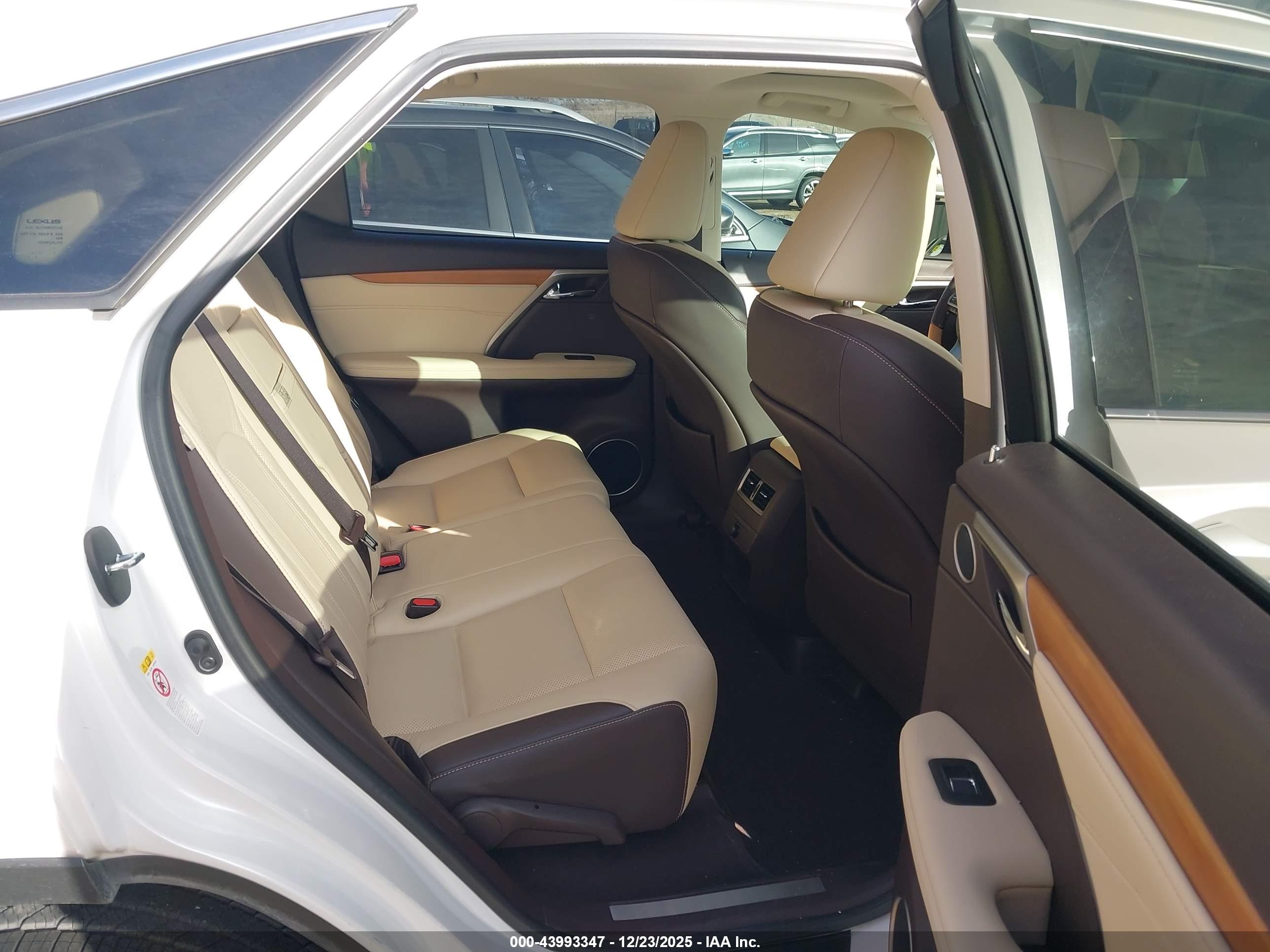 LEXUS RX image 8