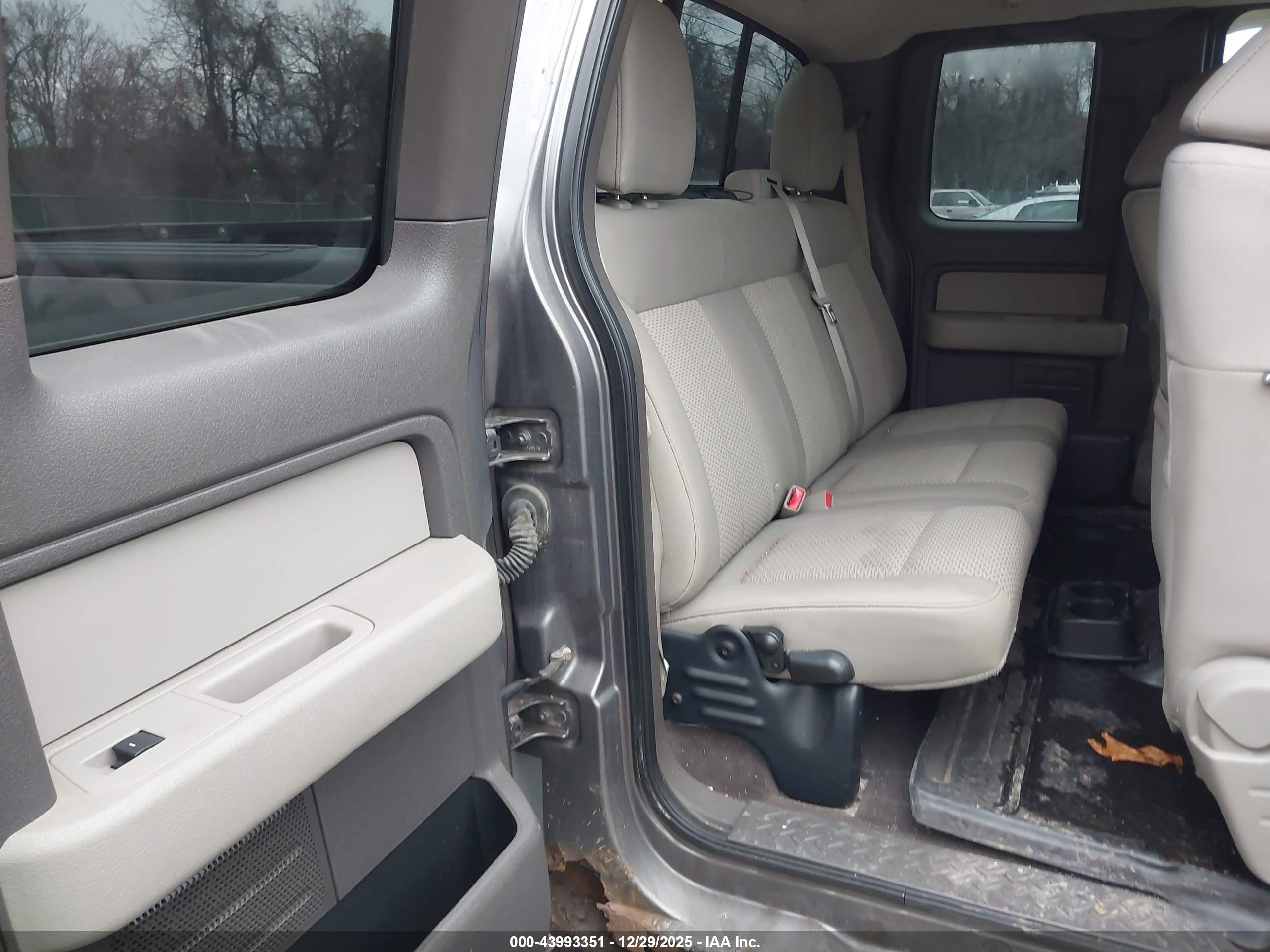 FORD F-150 image 8