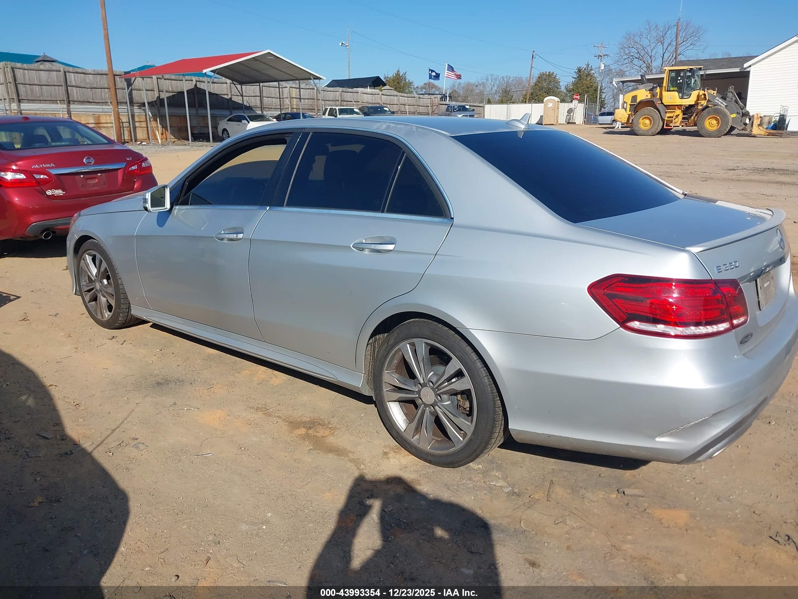 MERCEDES-BENZ E image 3