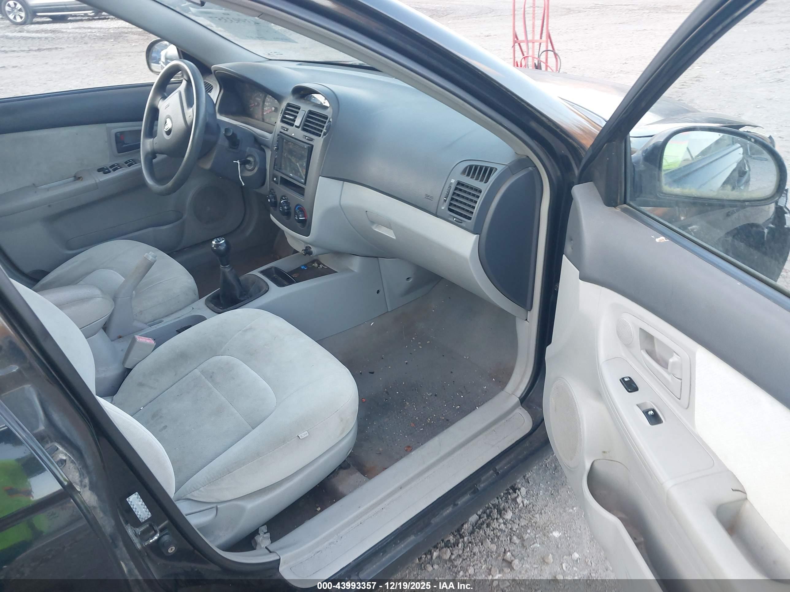 KIA SPECTRA image 5