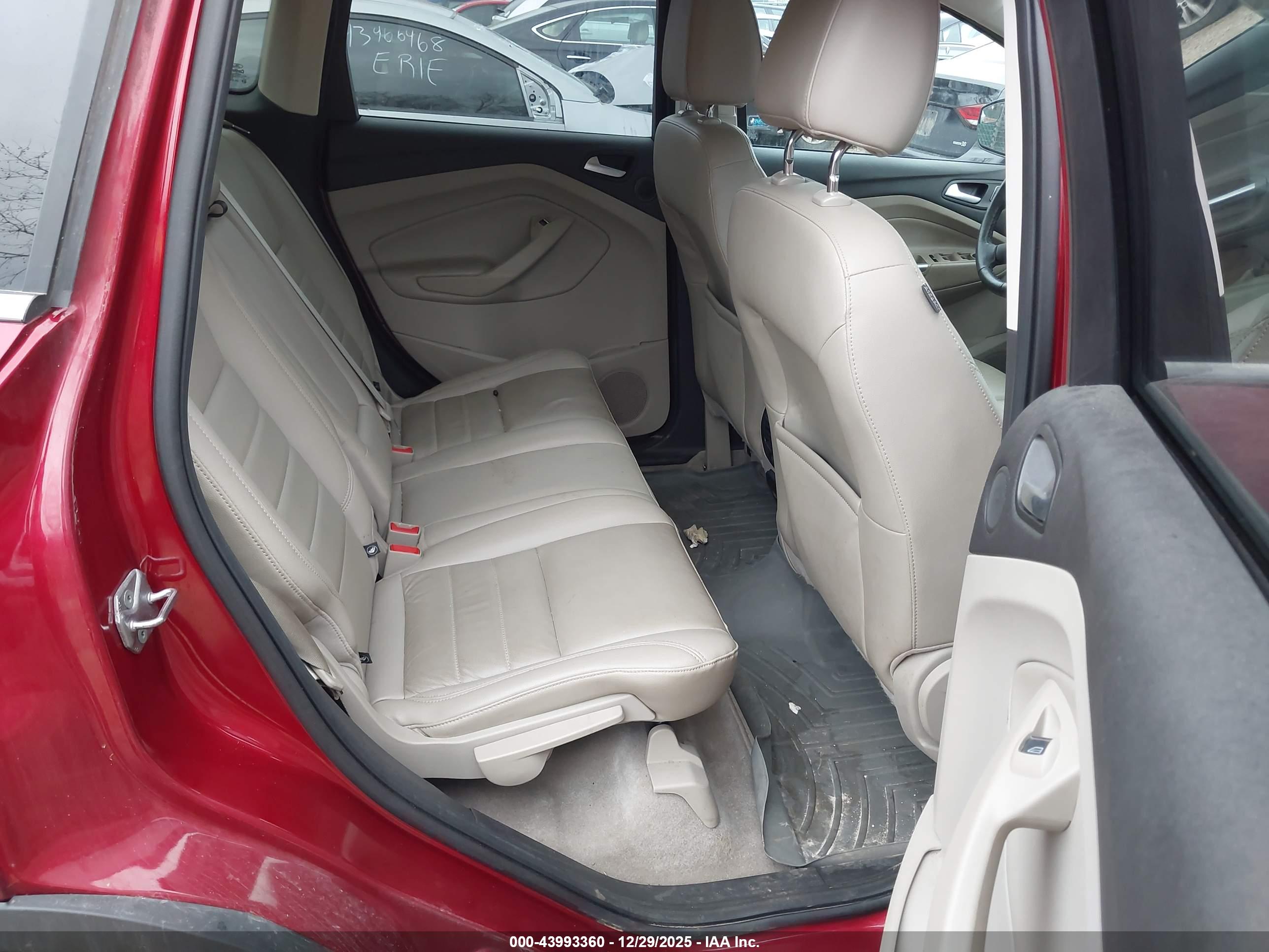 FORD ESCAPE image 8