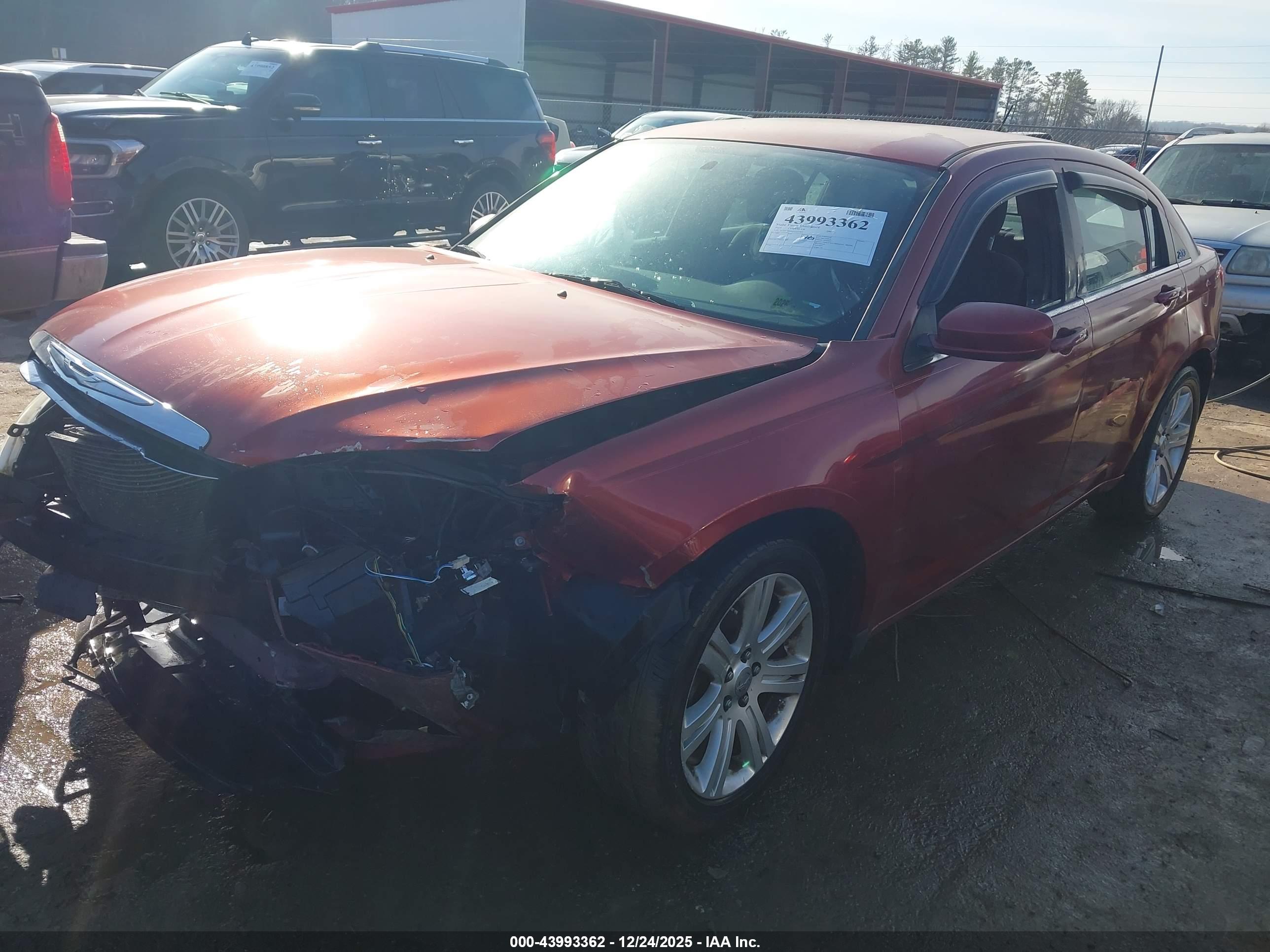 CHRYSLER 200 image 2