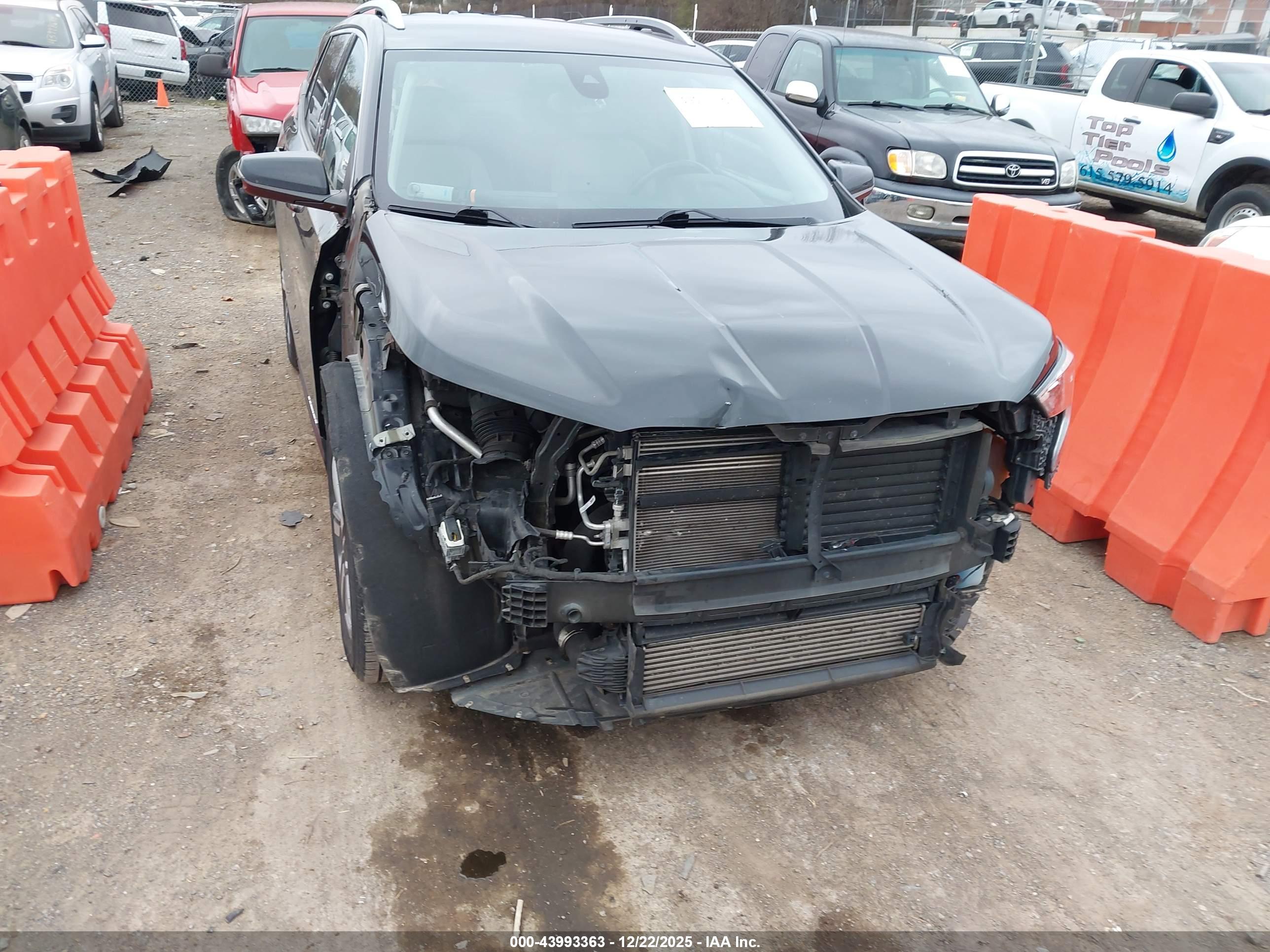 GMC TERRAIN image 6