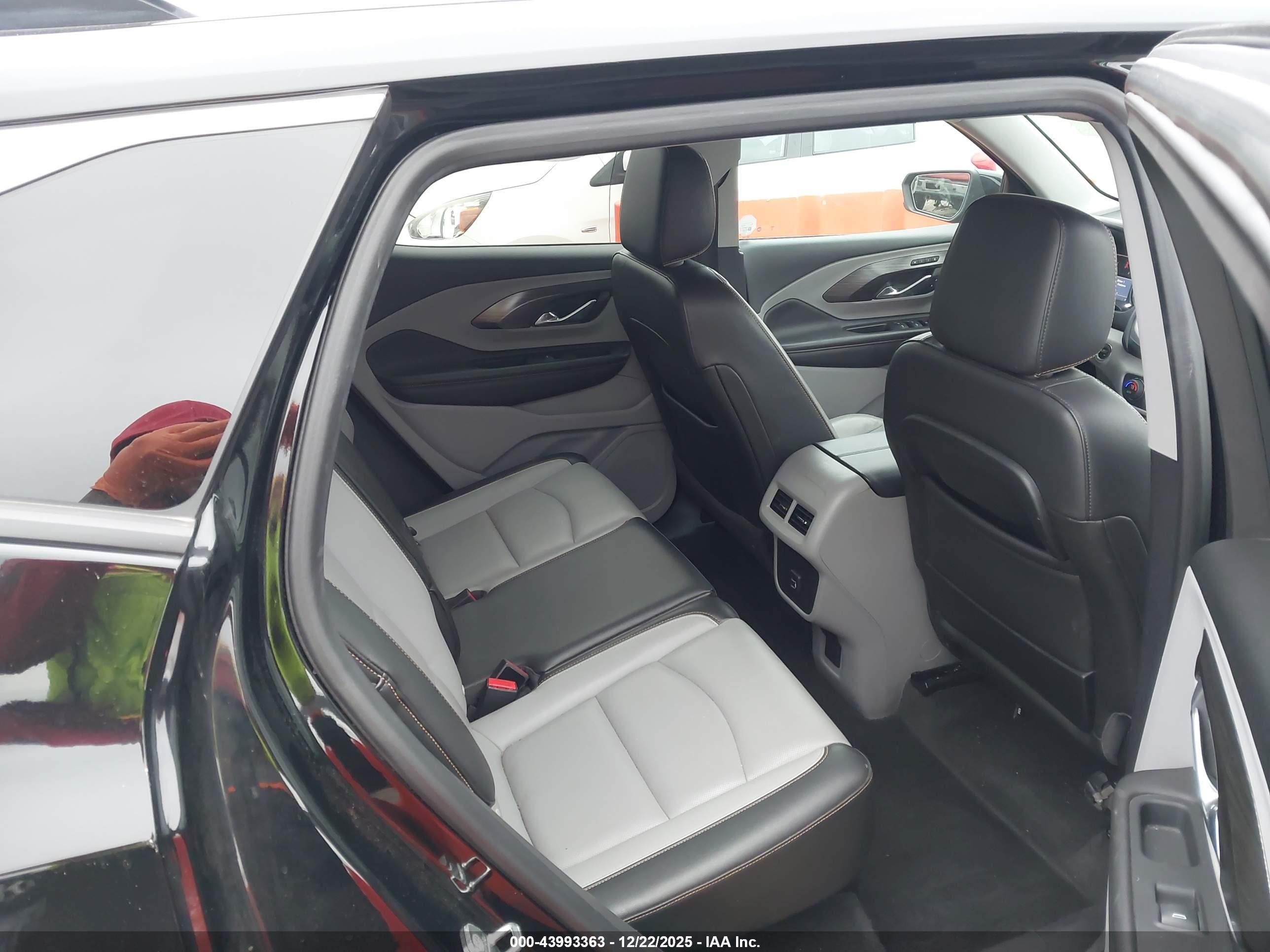 GMC TERRAIN image 8