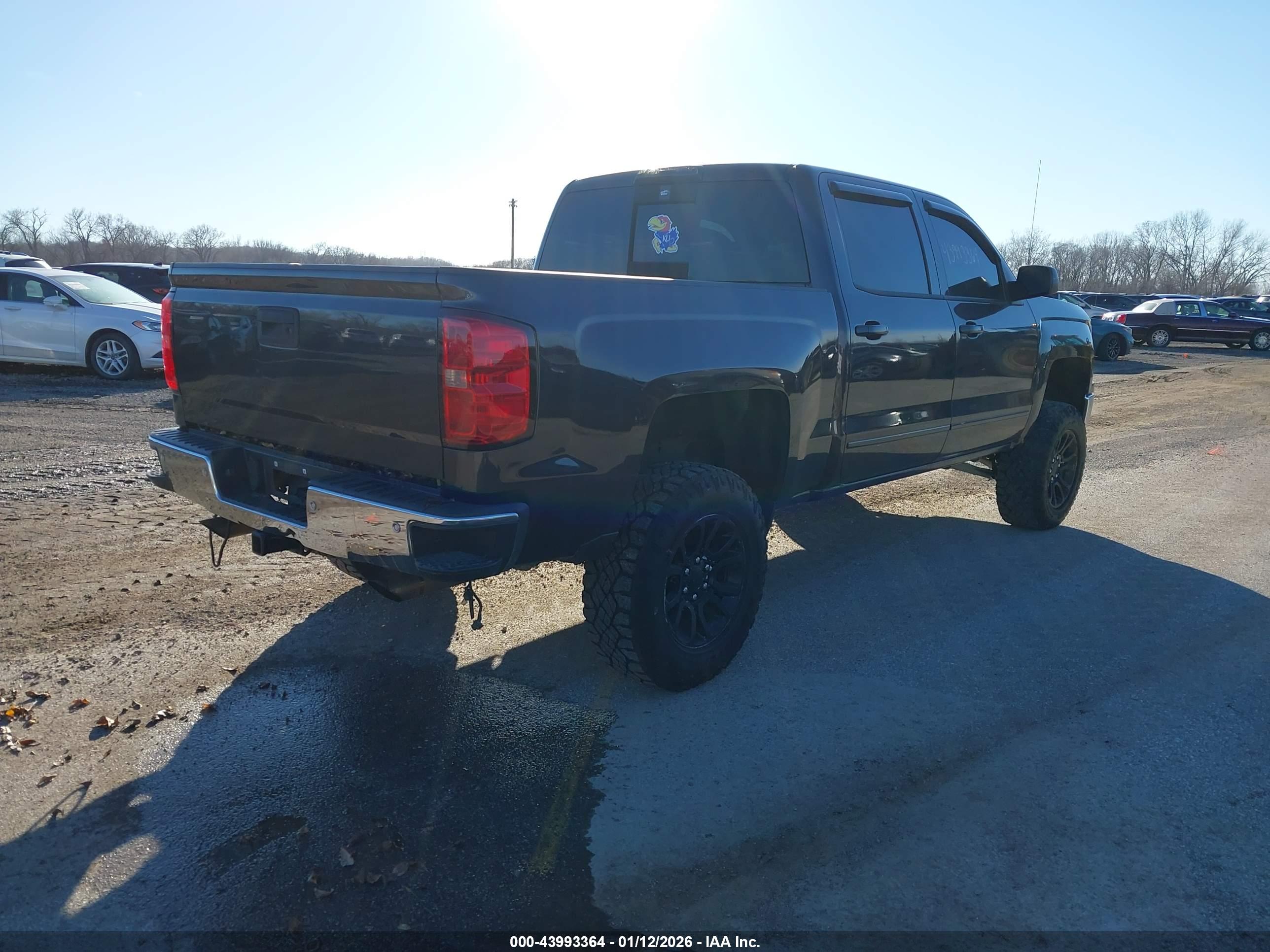CHEVROLET SILVERADO image 4