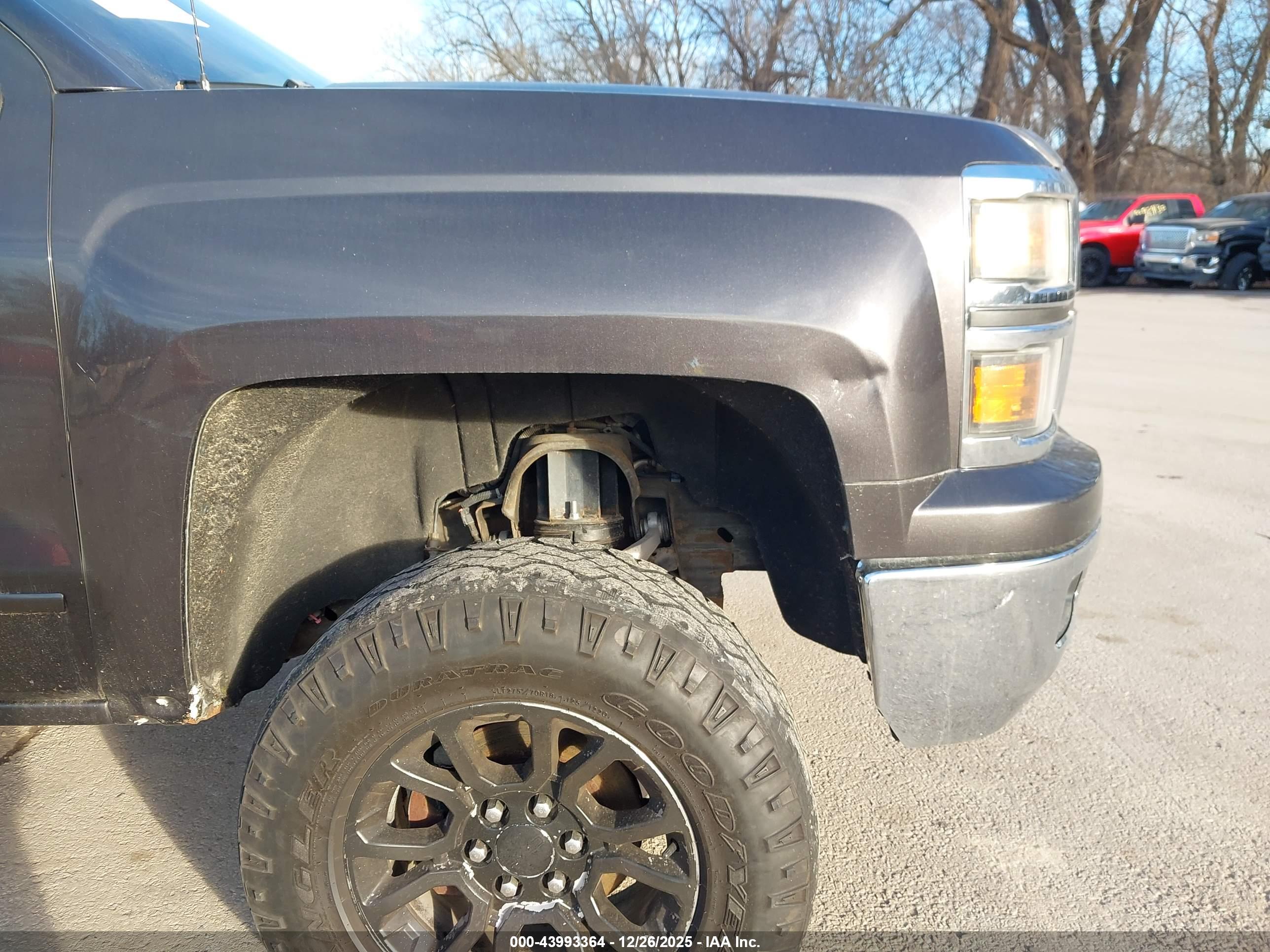 CHEVROLET SILVERADO image 6