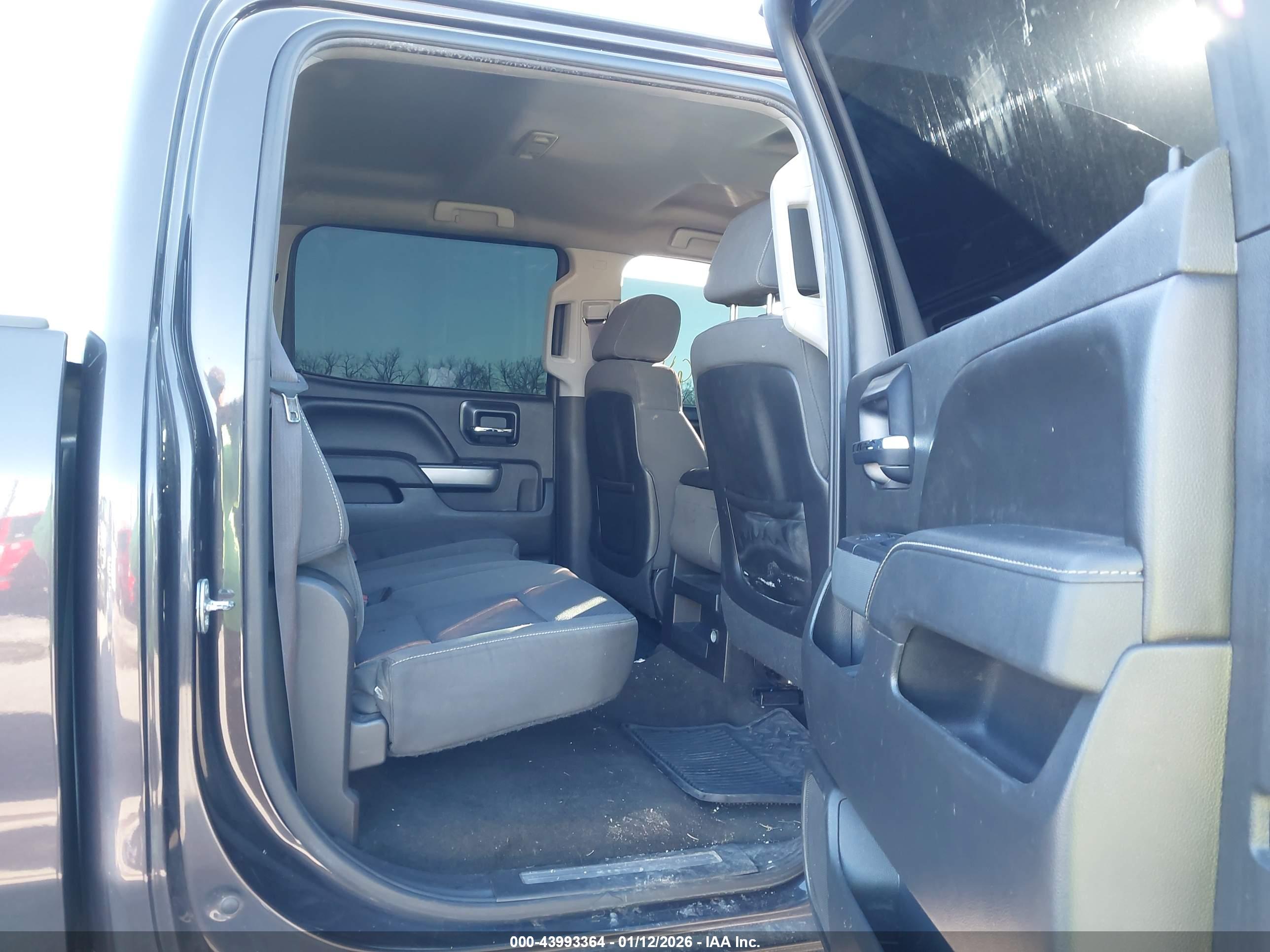 CHEVROLET SILVERADO image 8