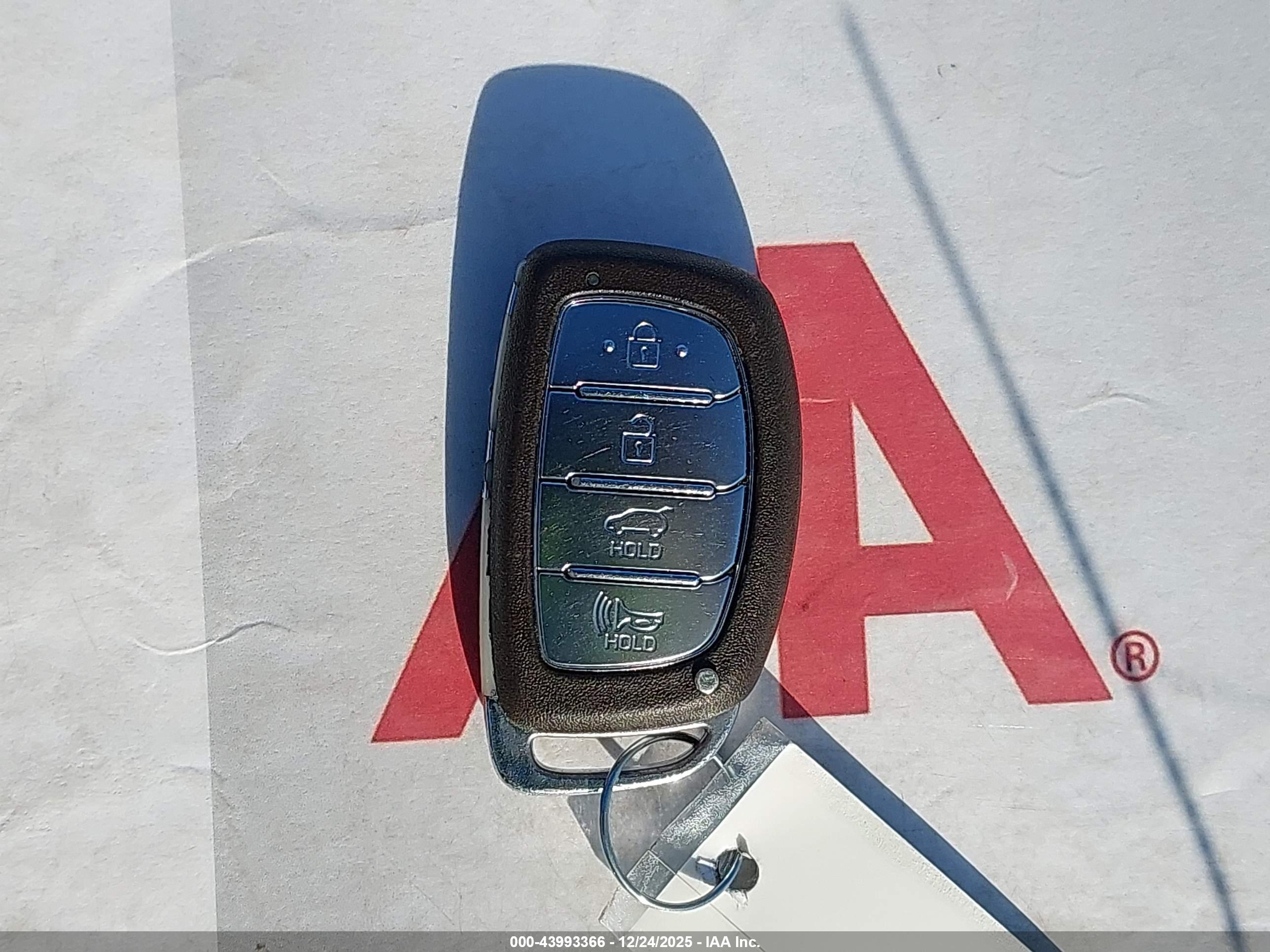 HYUNDAI TUCSON image 11