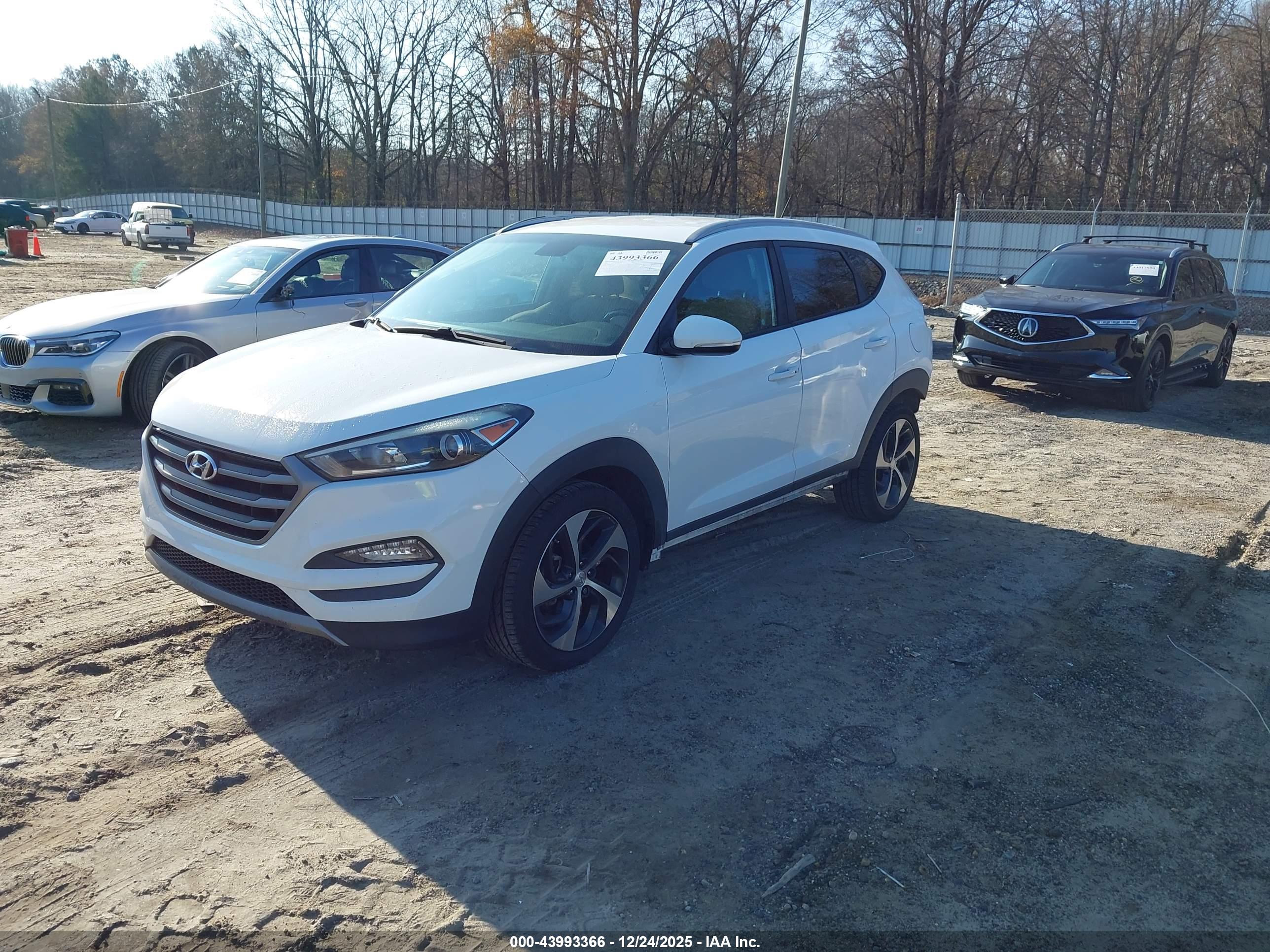 HYUNDAI TUCSON image 2