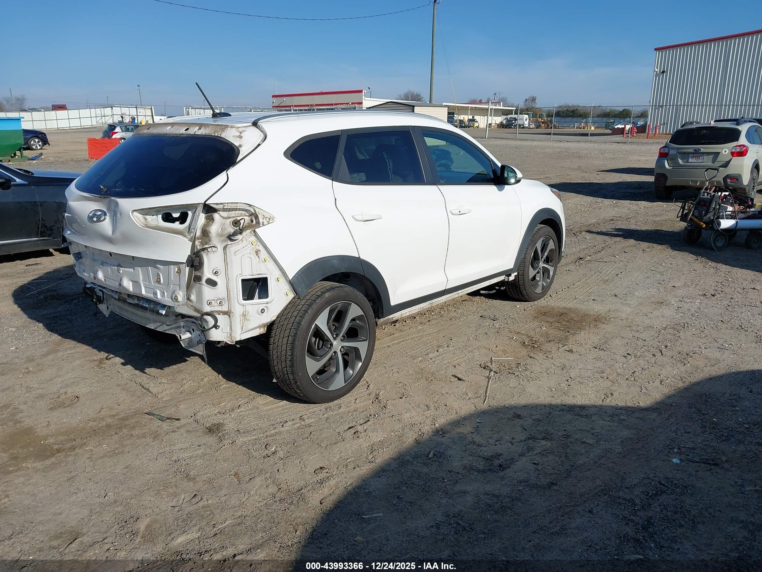 HYUNDAI TUCSON image 4