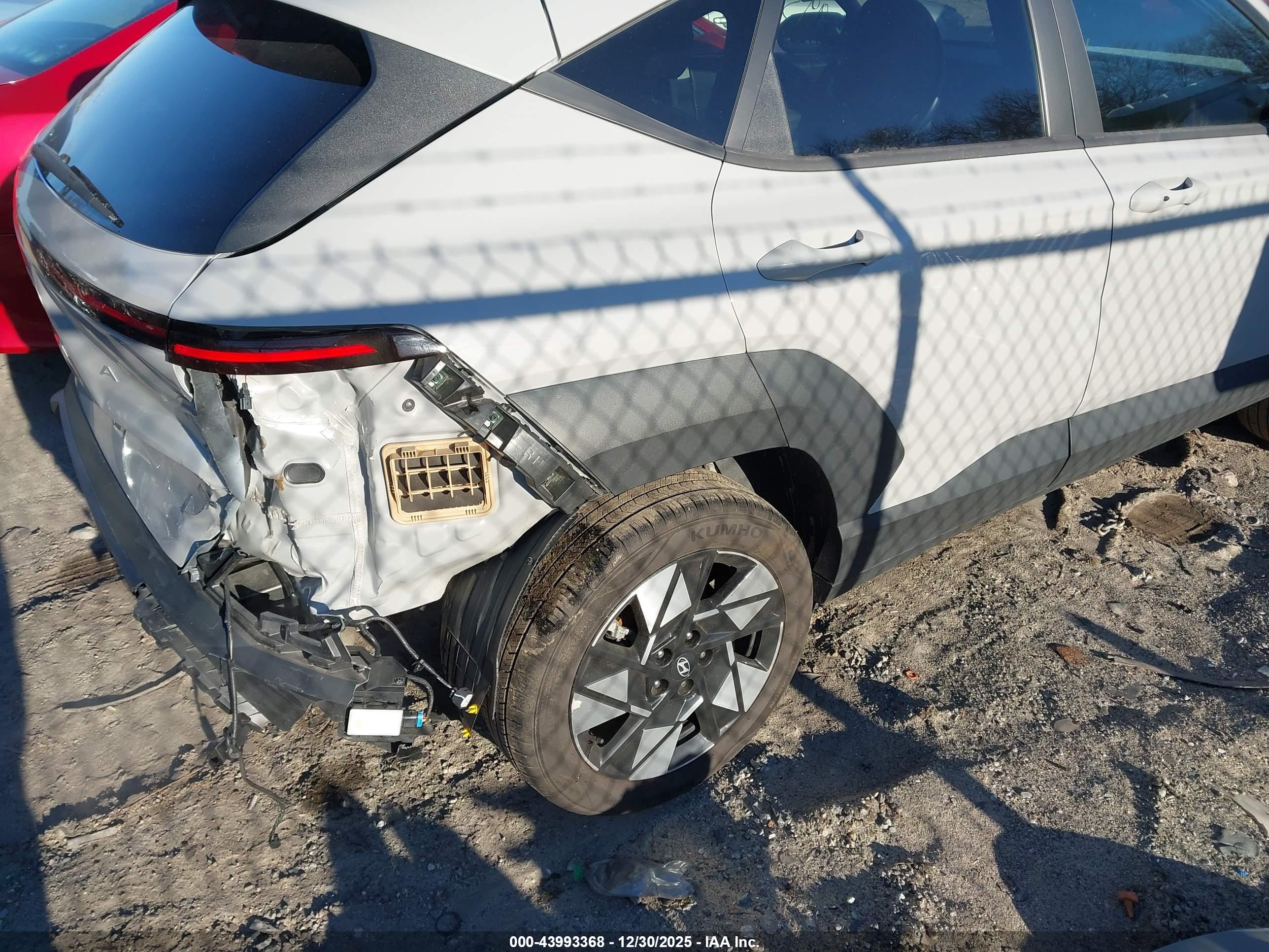 HYUNDAI KONA image 4
